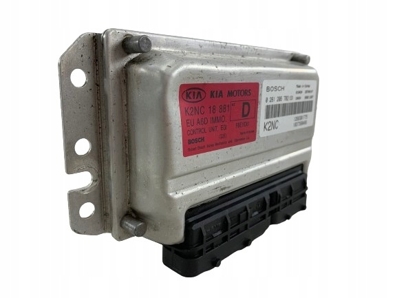KIA SHUMA II 1.6 unité de commande électronique uce moteur 0261206702
