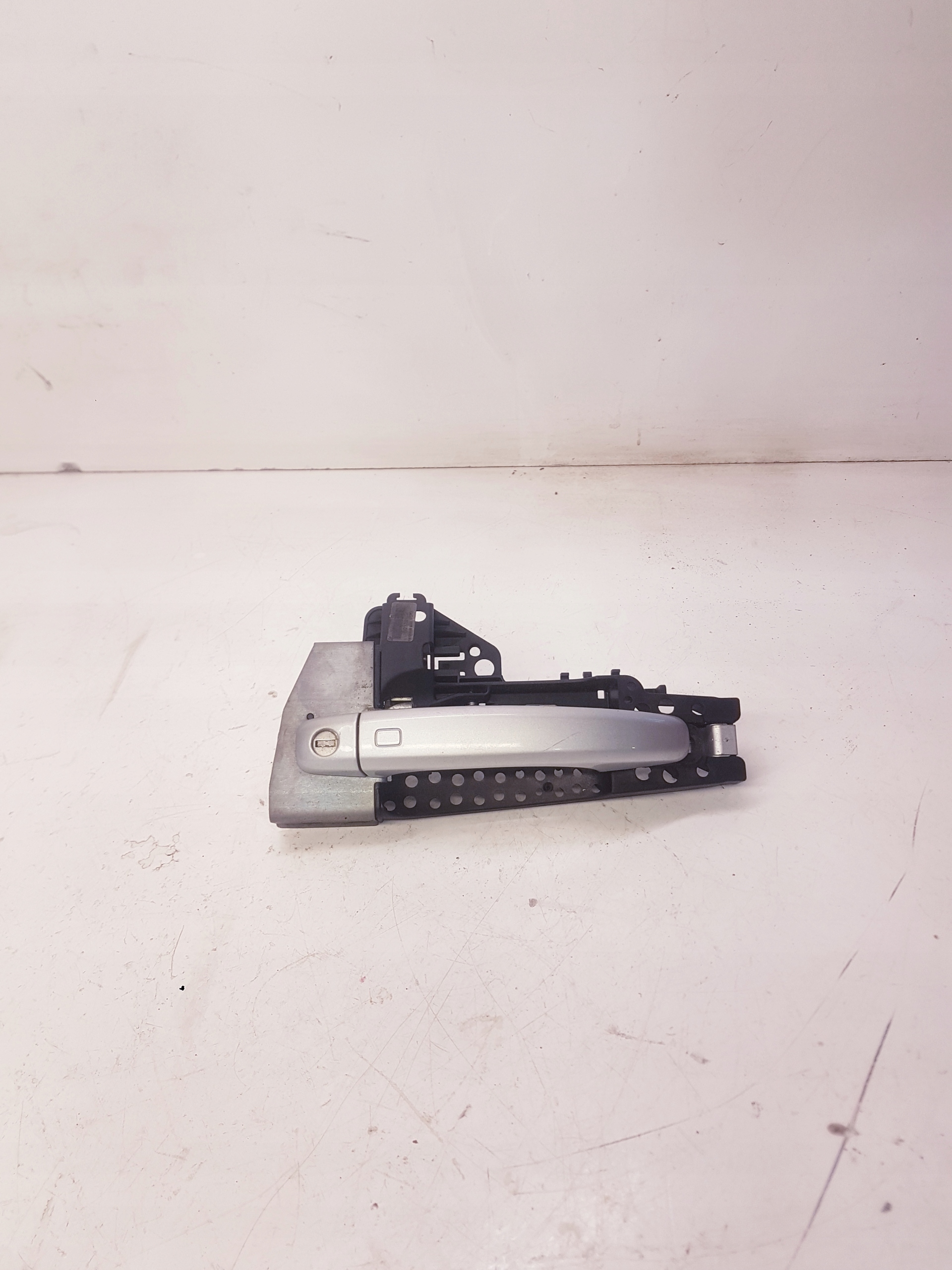 handle left front AUDI A4 B8 A5 Q5 LZ7H 8T1837885A