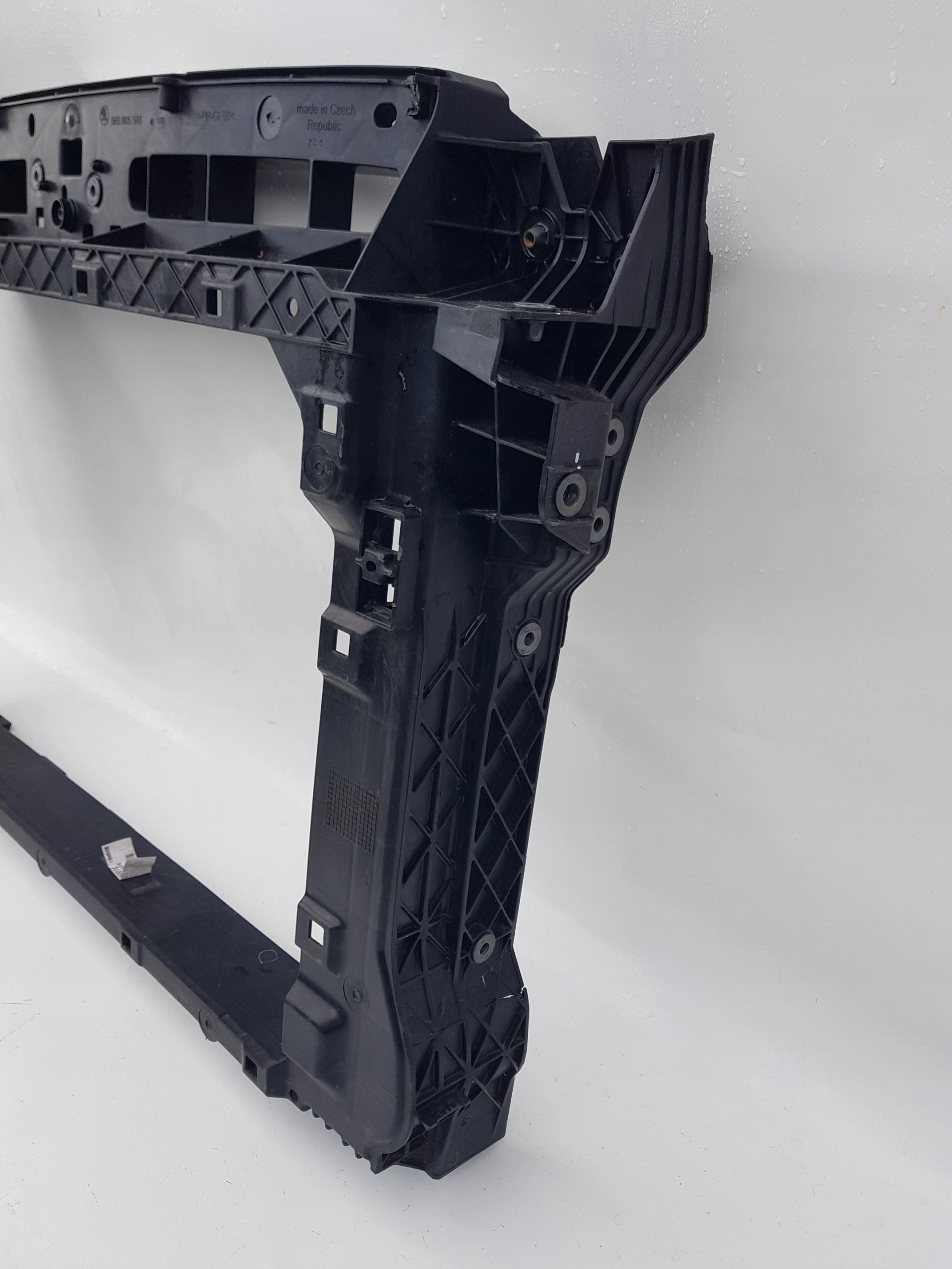 SKODA KODIAQ PAS PRZEDNI WZMOCNIENIE 565805588N Numer katalogowy oryginału 565805588N