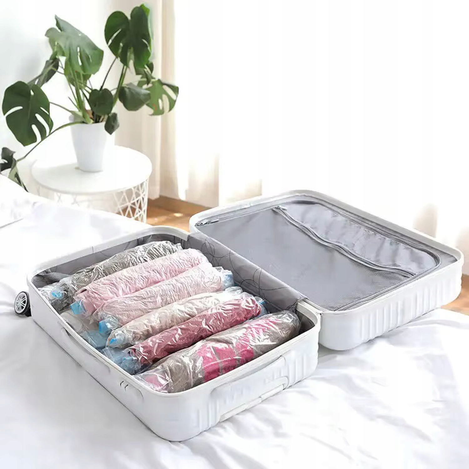 Levně Vakuové sáčky na oblečení a textil 12 kusů