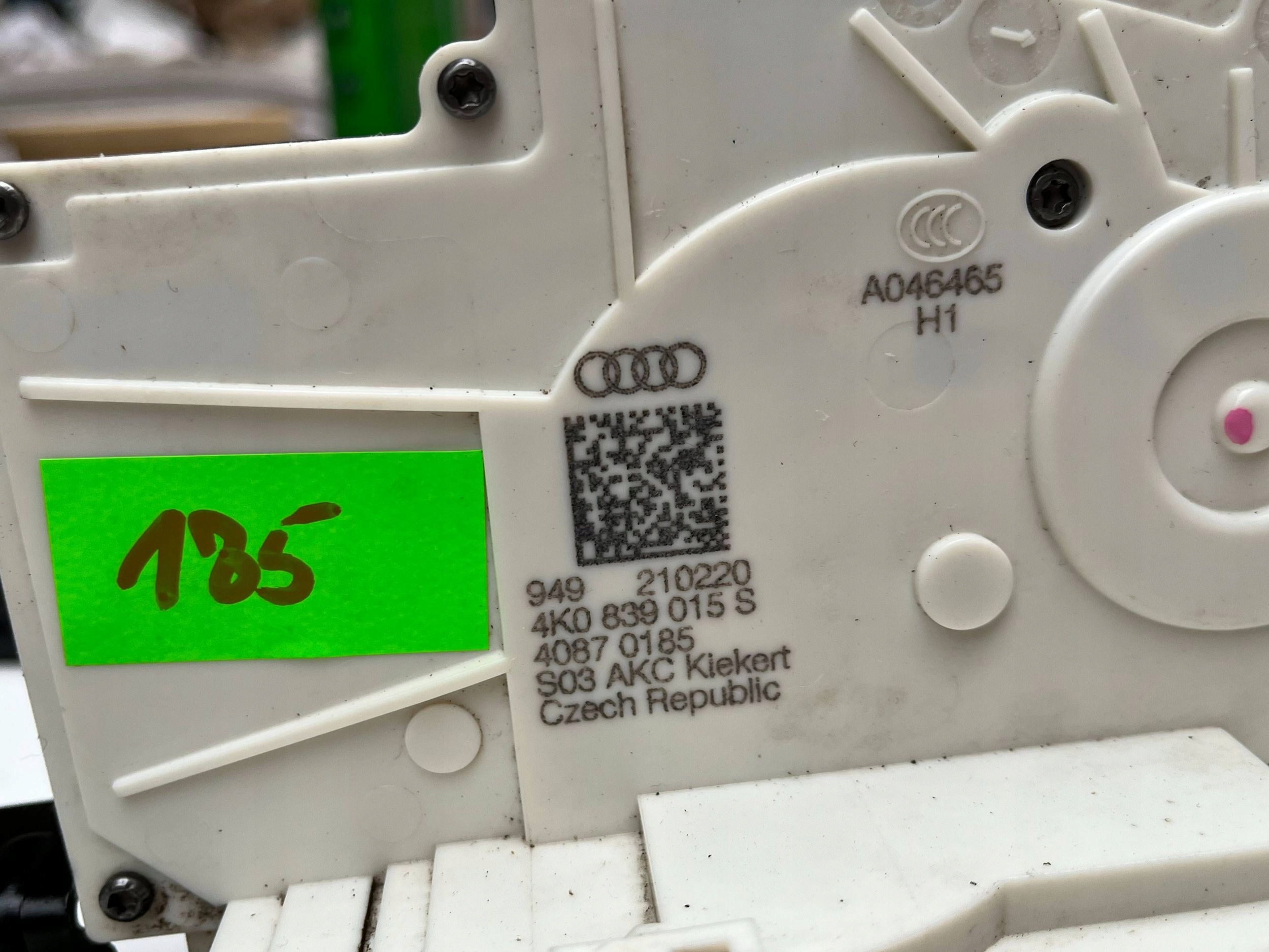 AUDI Q8 lock door left rear part 4K0839015S !J