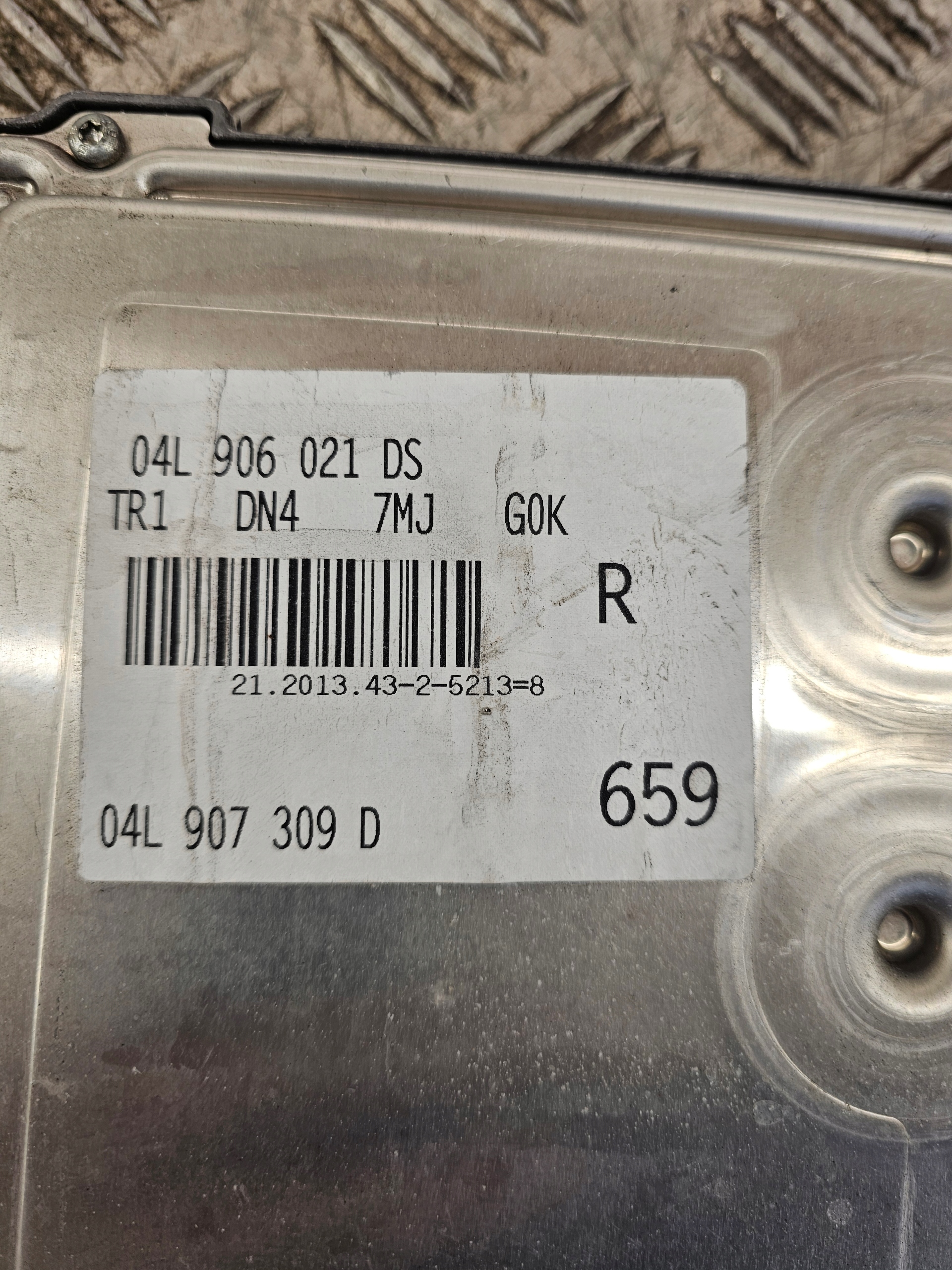 VW AUDI SEAT SKODA 2.0 TDI computer control unit of the engine 04L907309D