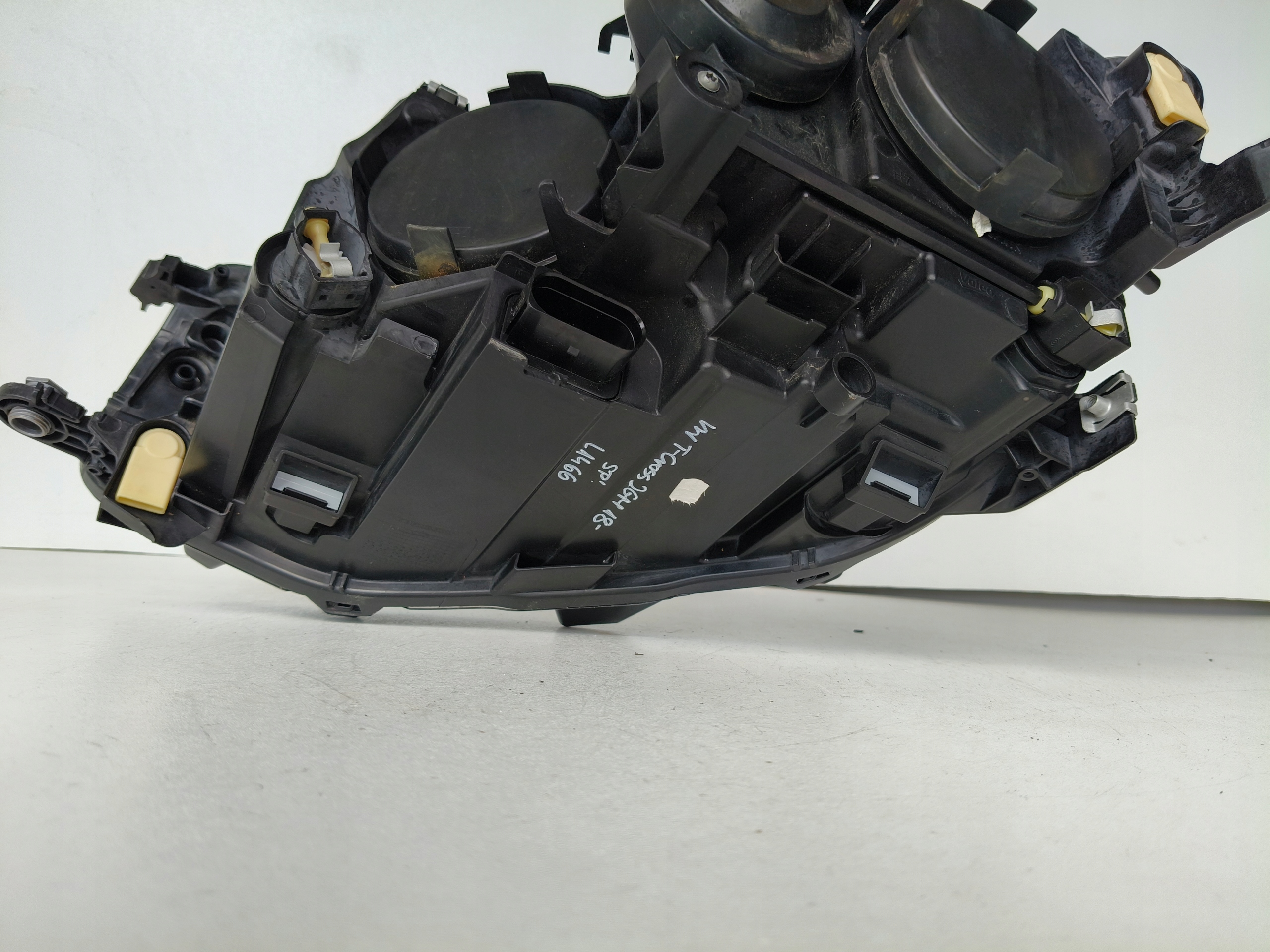 light right REFLEKTOR VW T-CROSS 2GM 18
