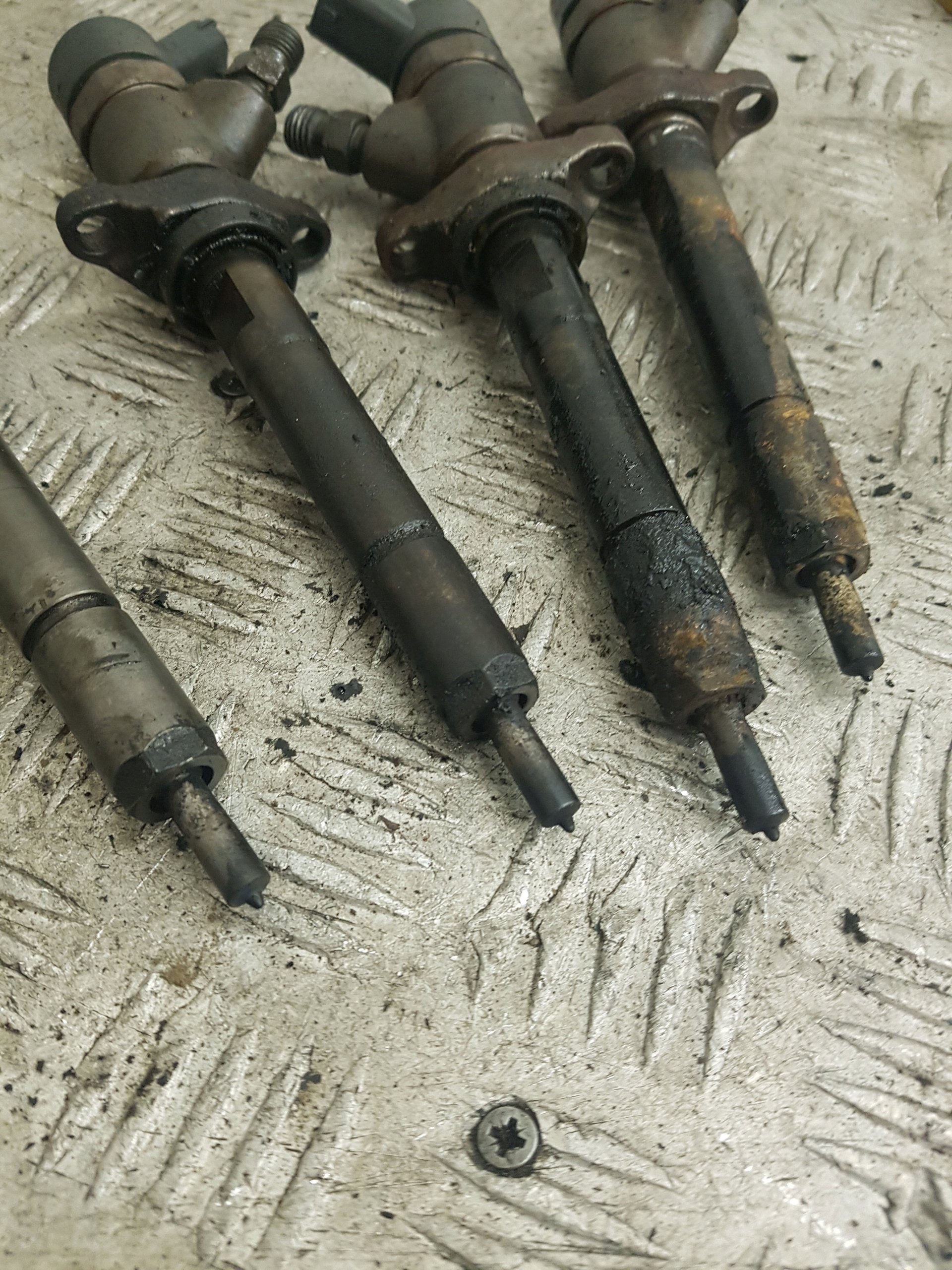 Einspritzdüse Einspritzdüse KOMPLET FORD FOCUS MK2 0 445 110 188