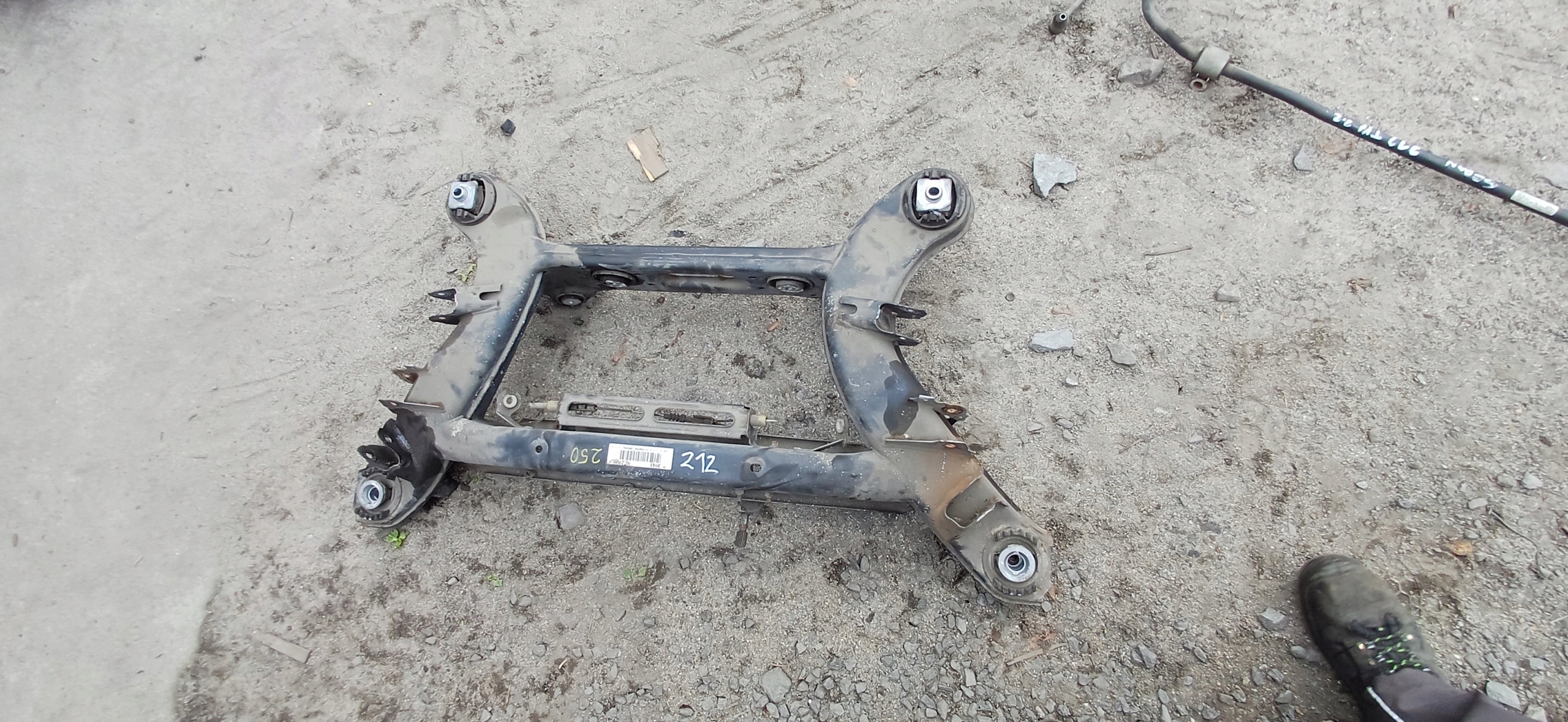 MERCEDES W212 sider axle beam subframe rear part