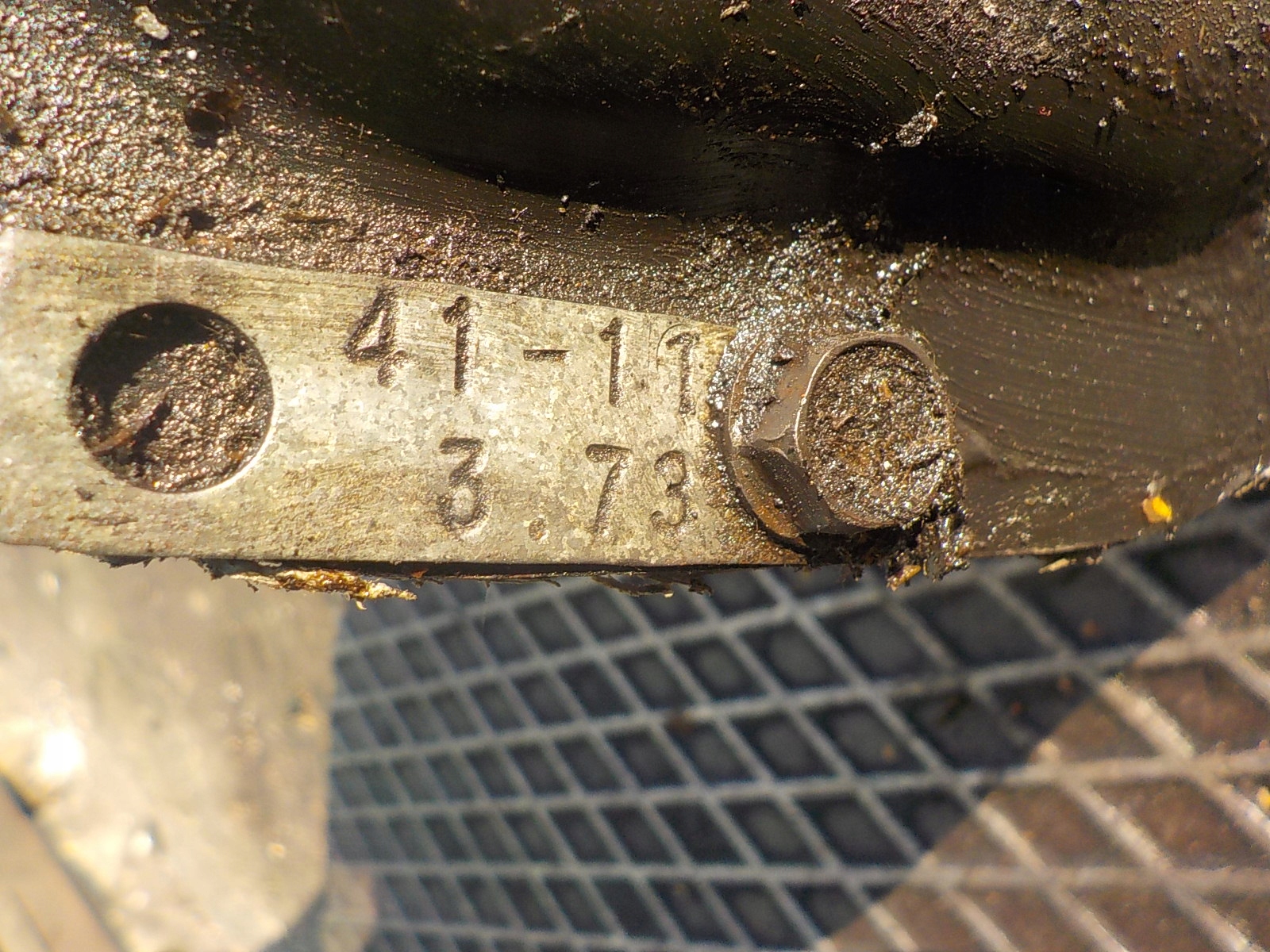 JEEP CHEROKEE KJ diff differential front front P52111137AD 3.73