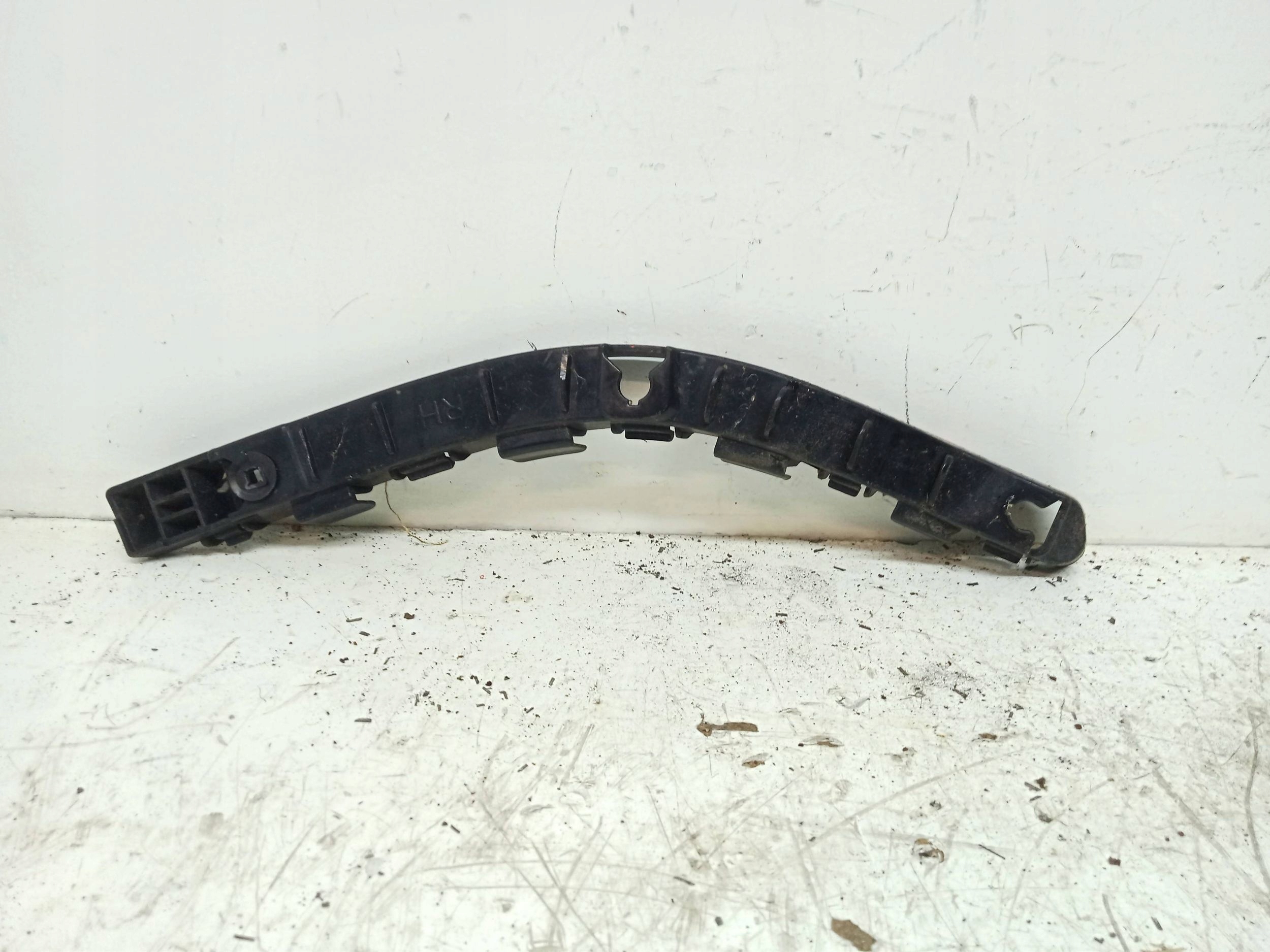 KIA SPORTAGE Support Support plaque Pare choc Arrière Droite 2011-15R