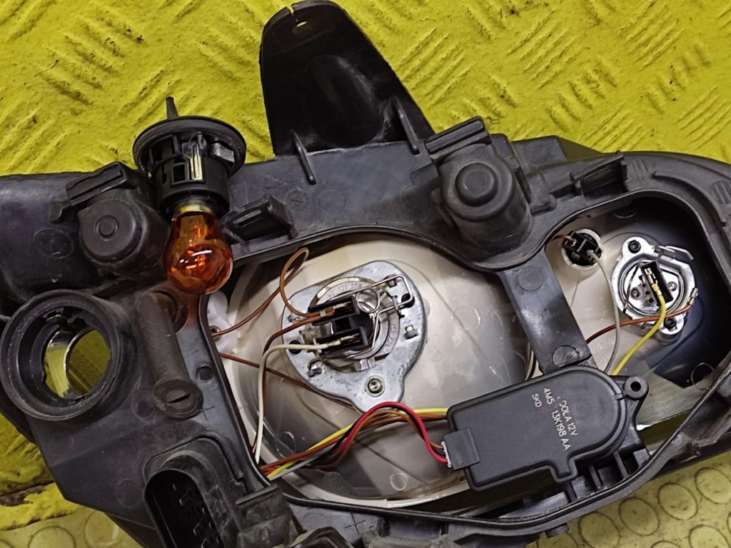 FORD FOCUS MK2 REFLEKTOR light left front 4M5113W030AD