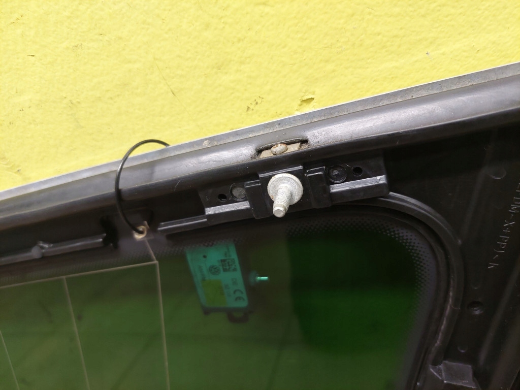 VW TOUAREG and window bodywork left rear part