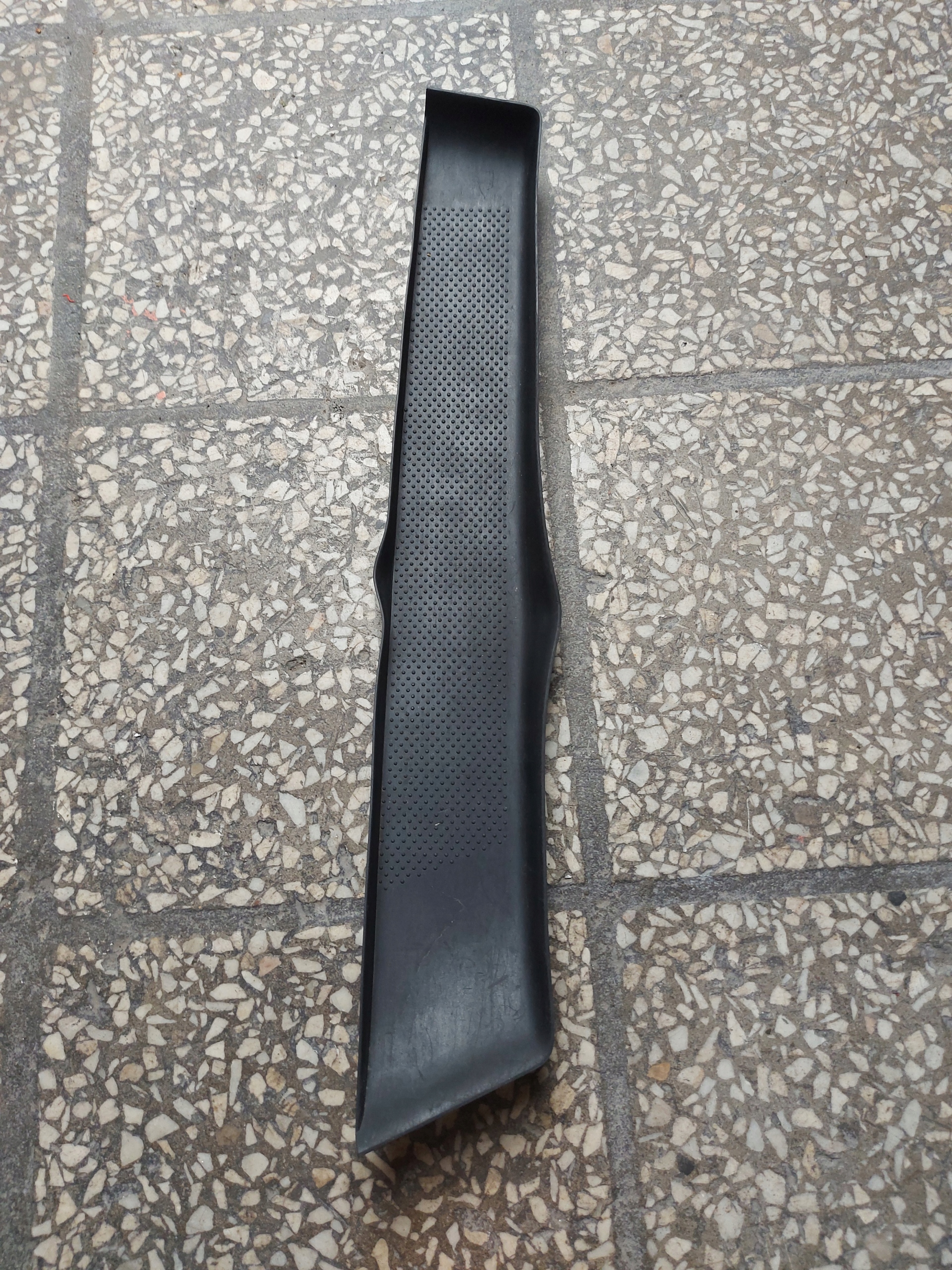 mats spoiler door right P SKODA SUPERB II