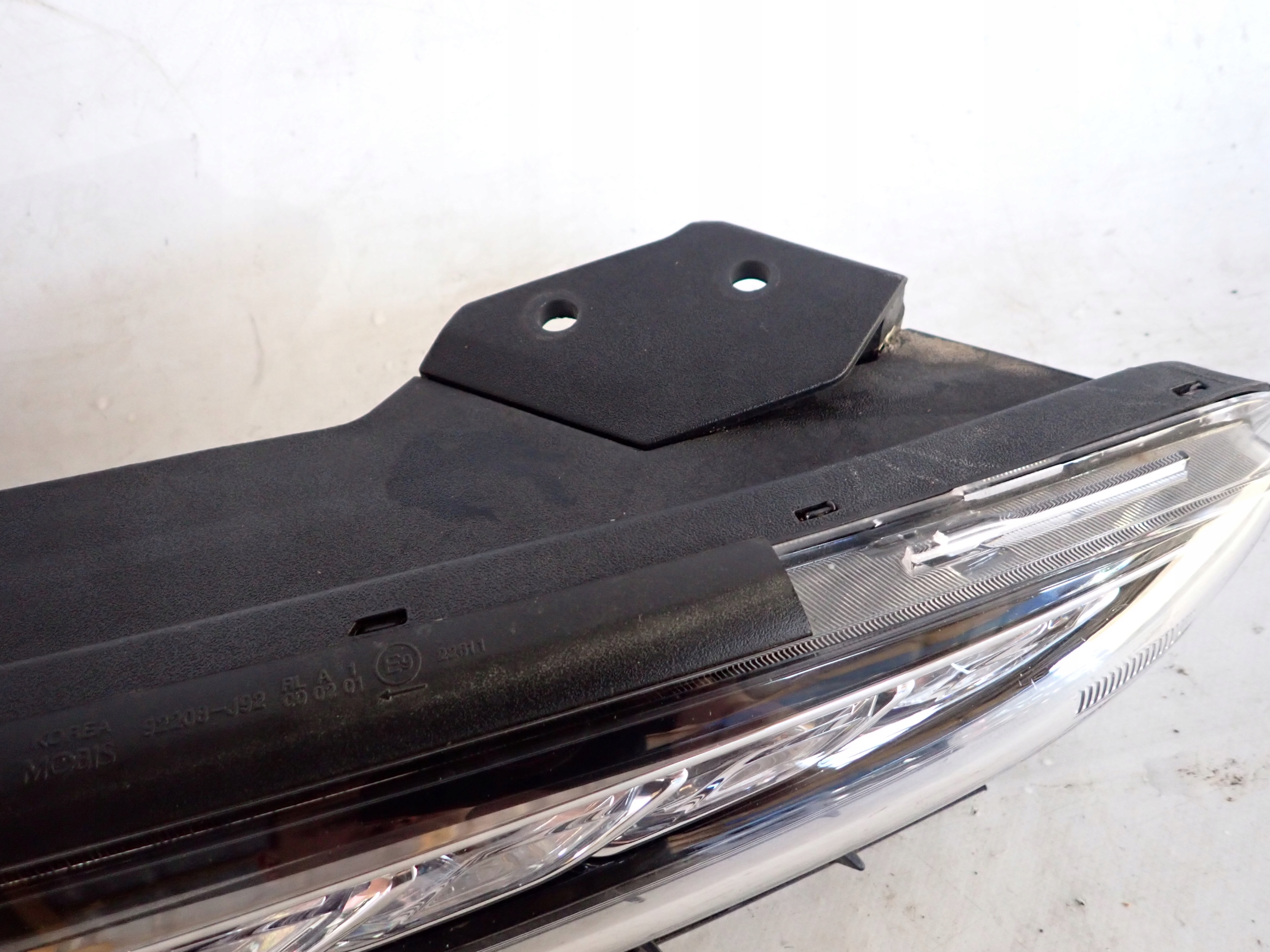 HYUNDAI KONA 17- light right LED