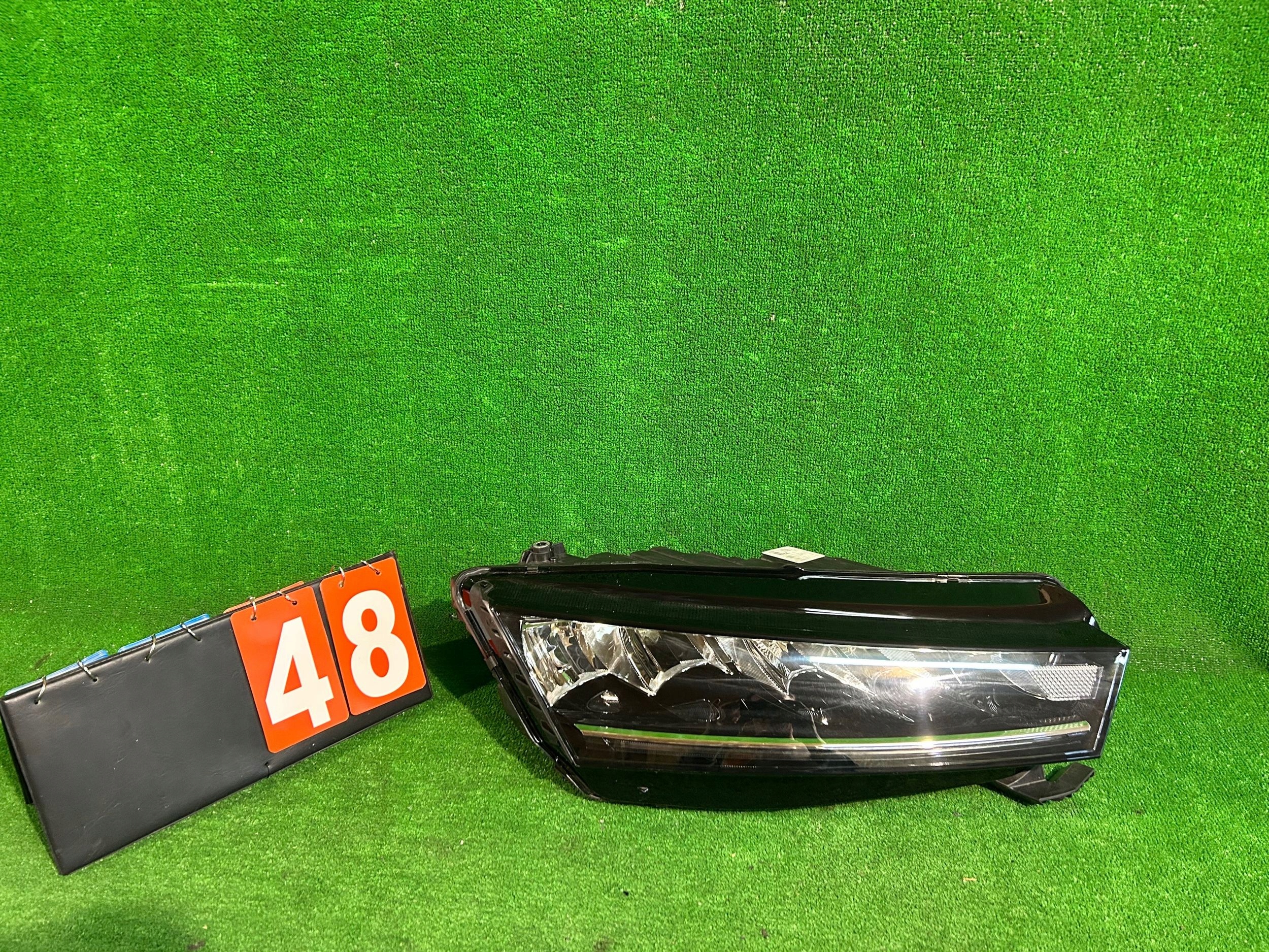 REFLEKTOR Droite SKODA OCTAVIA IV FULL LED nr:48