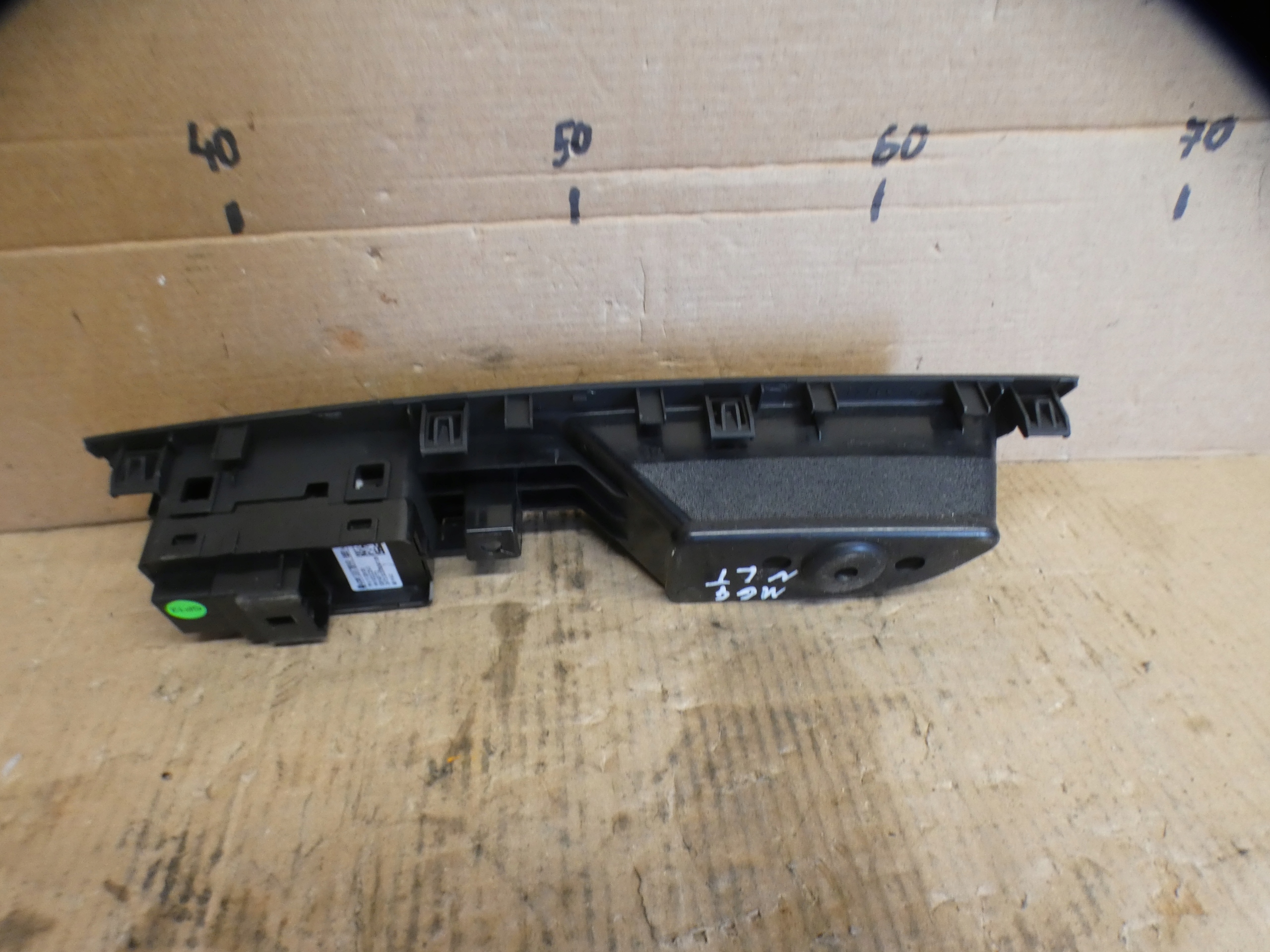 PANEL window control switch left front MG 4 11129163