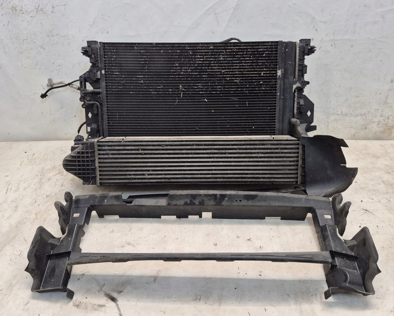 RANGE ROVER EVOQUE a 2.0 11- KOMPLET chladiče přívod vzduchový ventilátor
