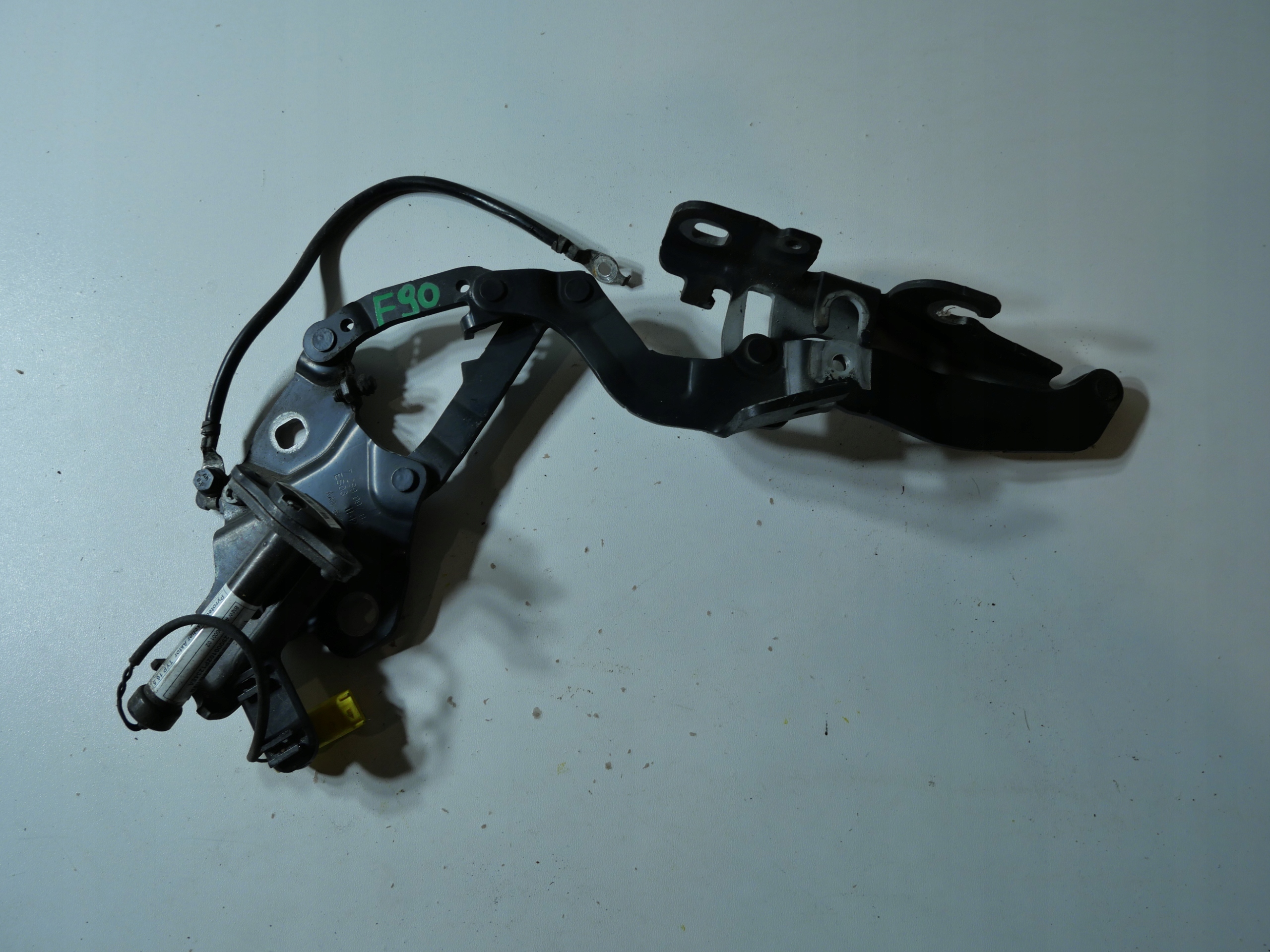 hinge bonnets BMW E92 7289997