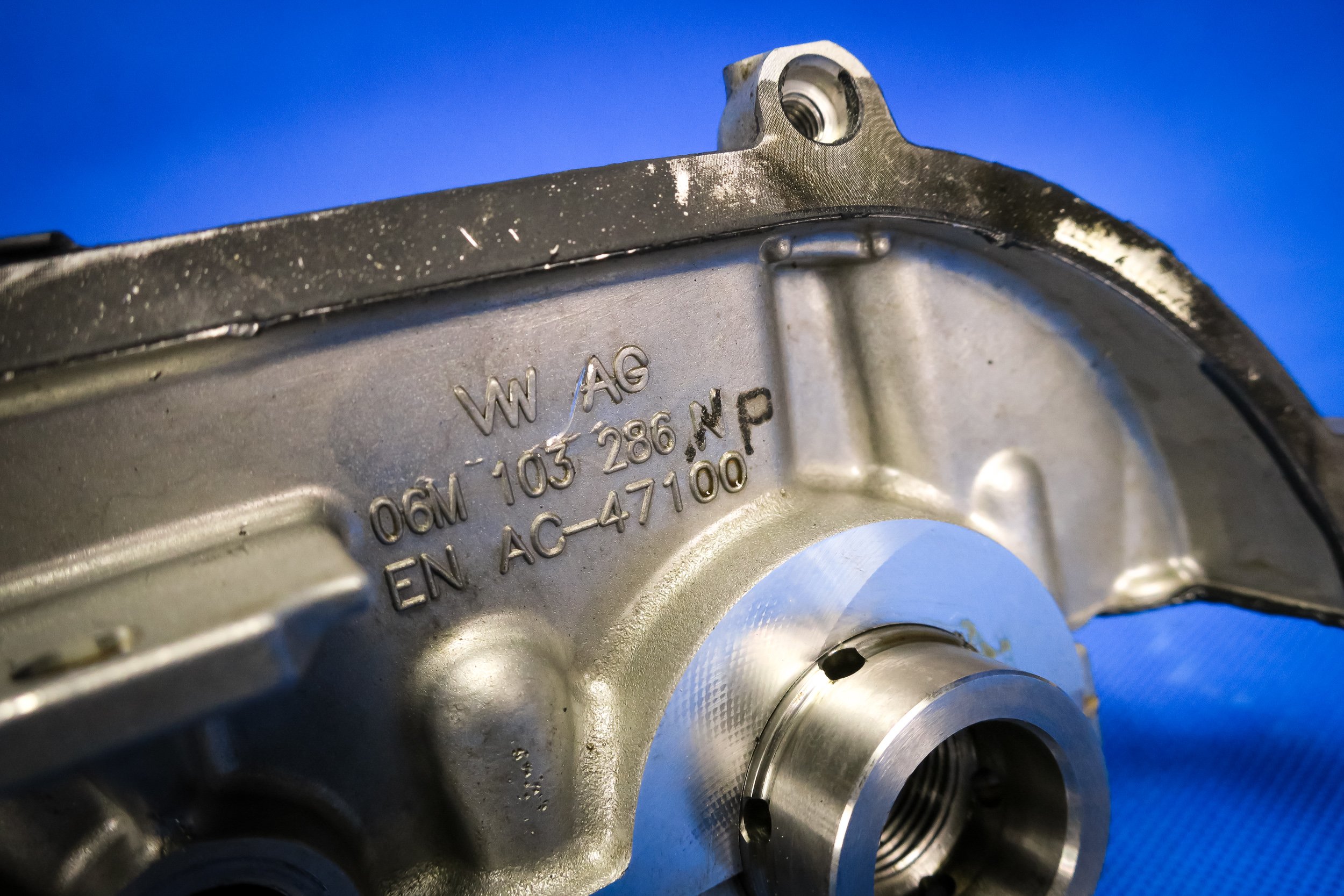 kryt ventilů vačky Audi S4 S5 8W 06M103470D