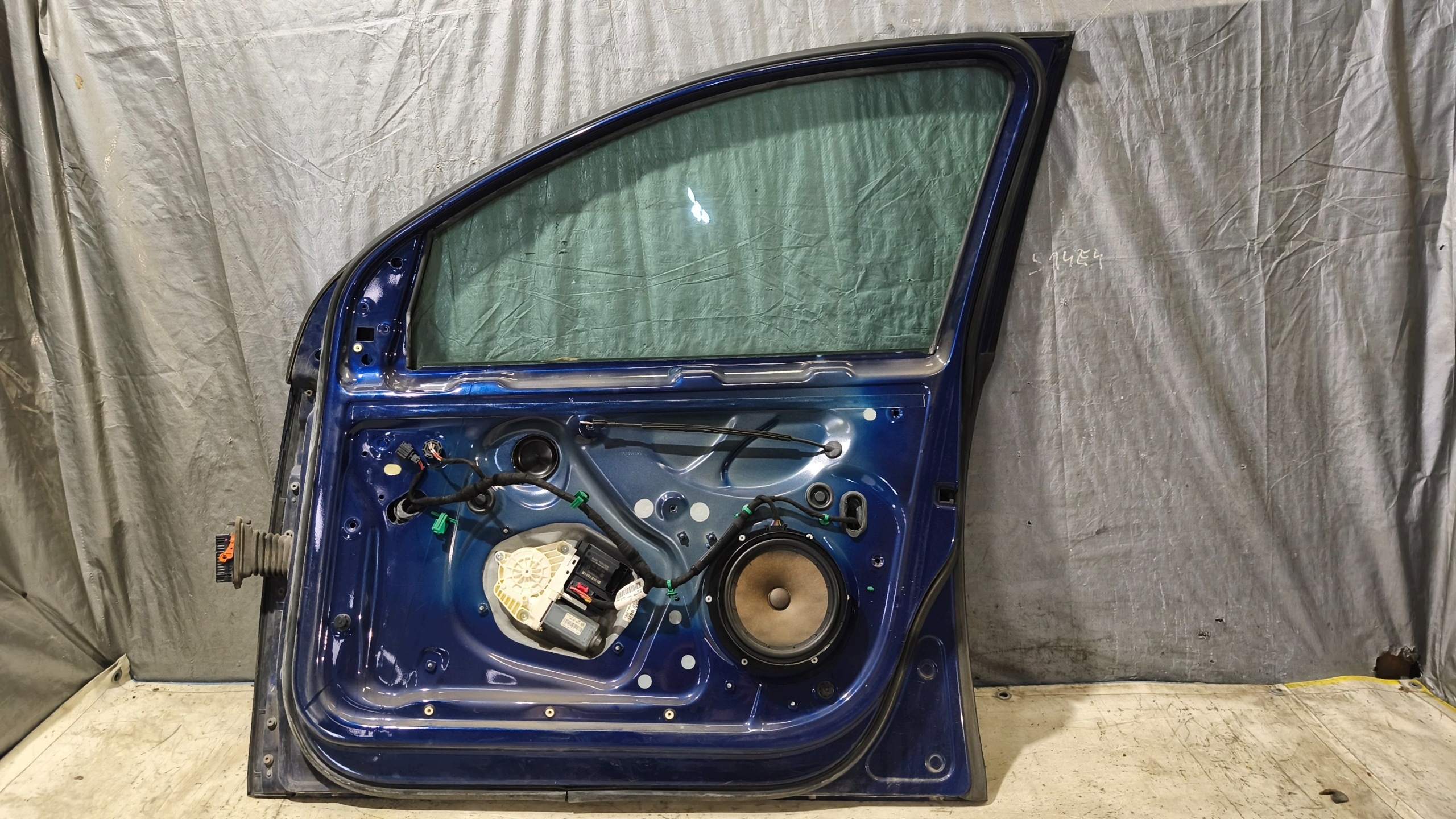 door right front VW GOLF V 2005r K: LD5Q