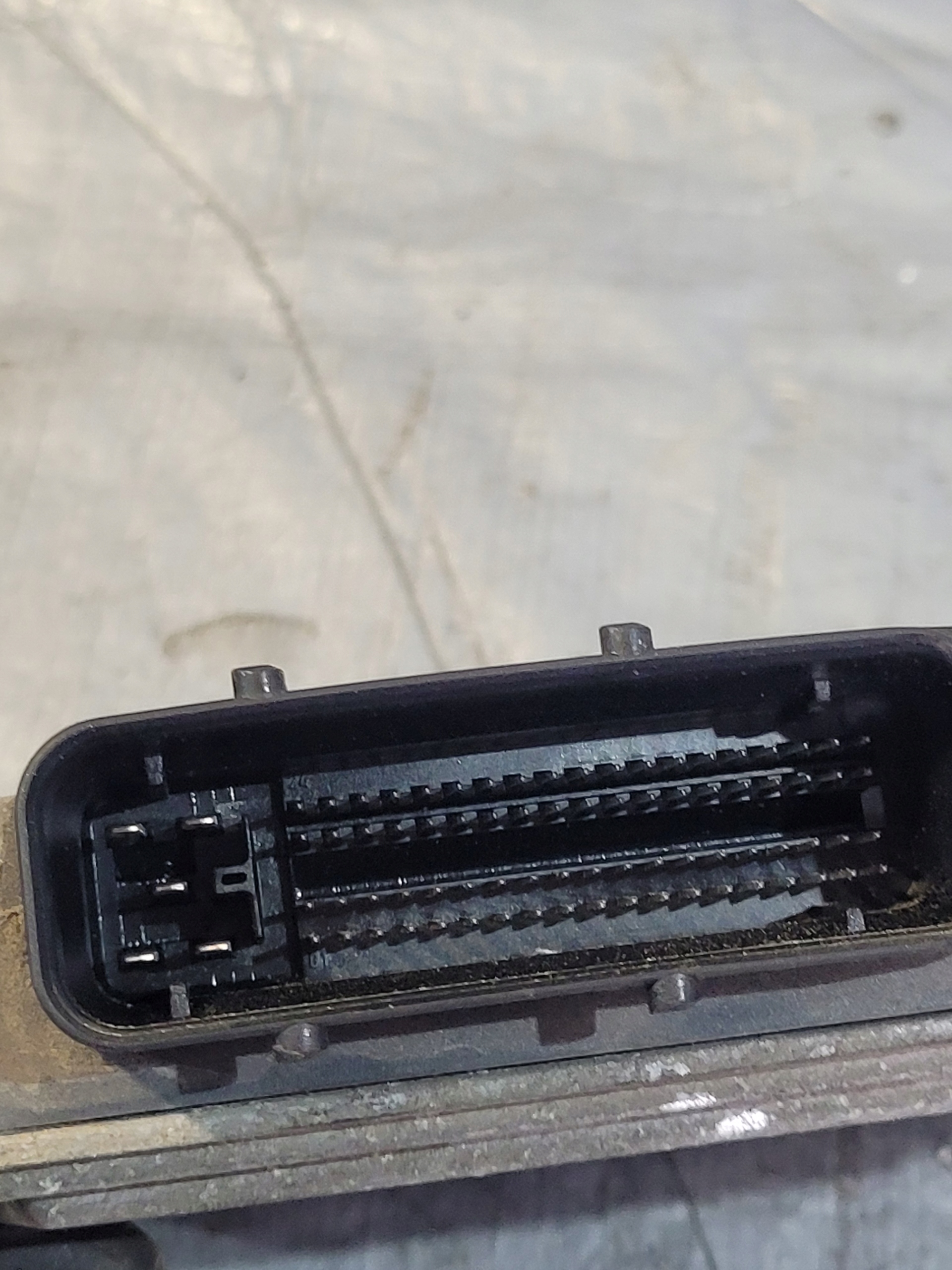 computer control unit of the engine OE 06A906033 VOLKSWAGEN GOLF IV 4 1.6B 99r.