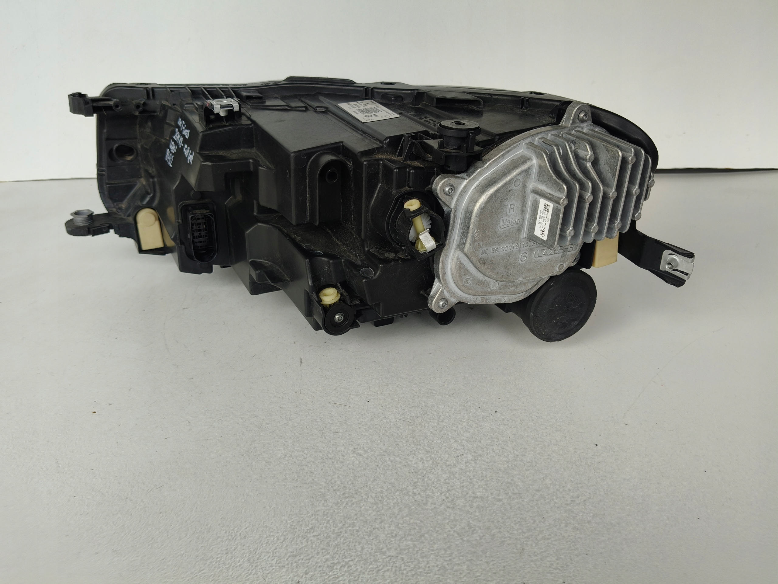 light right REFLEKTOR VW T-CROSS 2GM 18- FULL LED