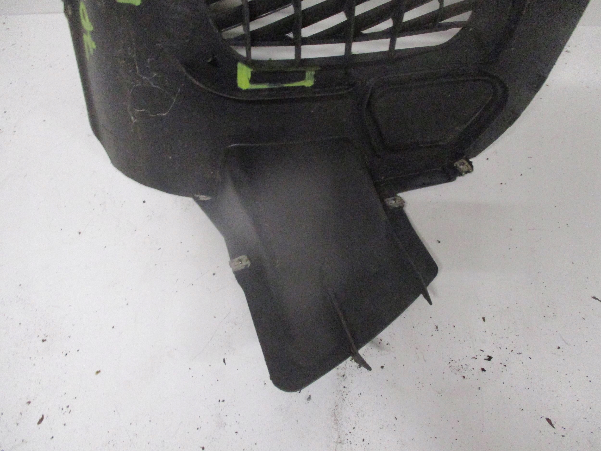mudguard front left VOLKSWAGEN TOUAREG II 7P6805911B