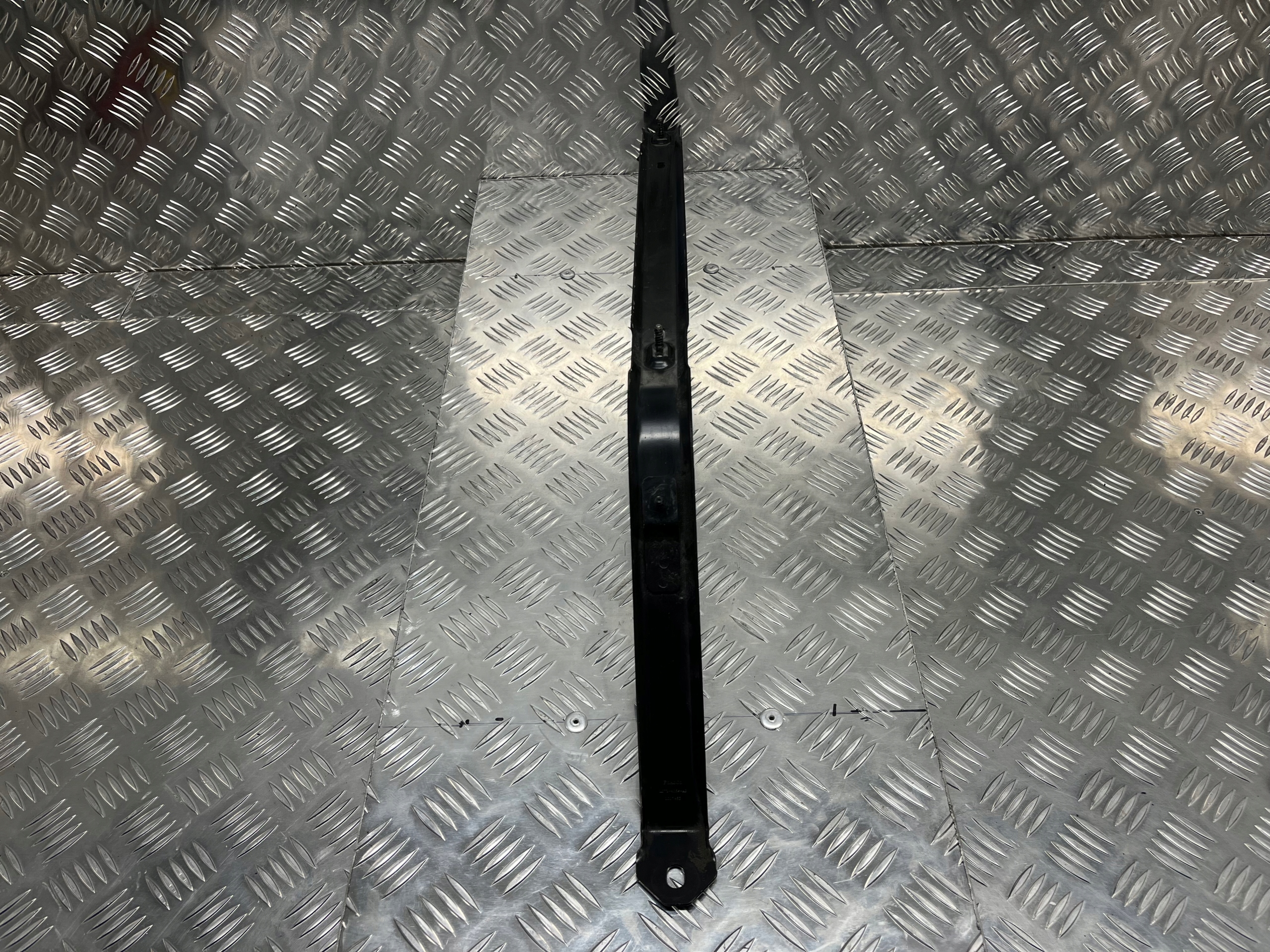 Halter tank FORD PUMA 2 2019 L1T1-9054-AD