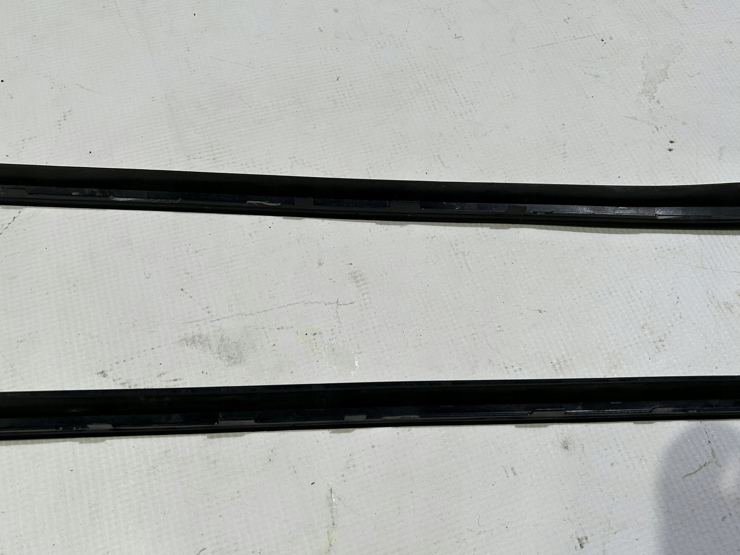 moulding windows cover slupka A left right Lincoln Continental 2017r