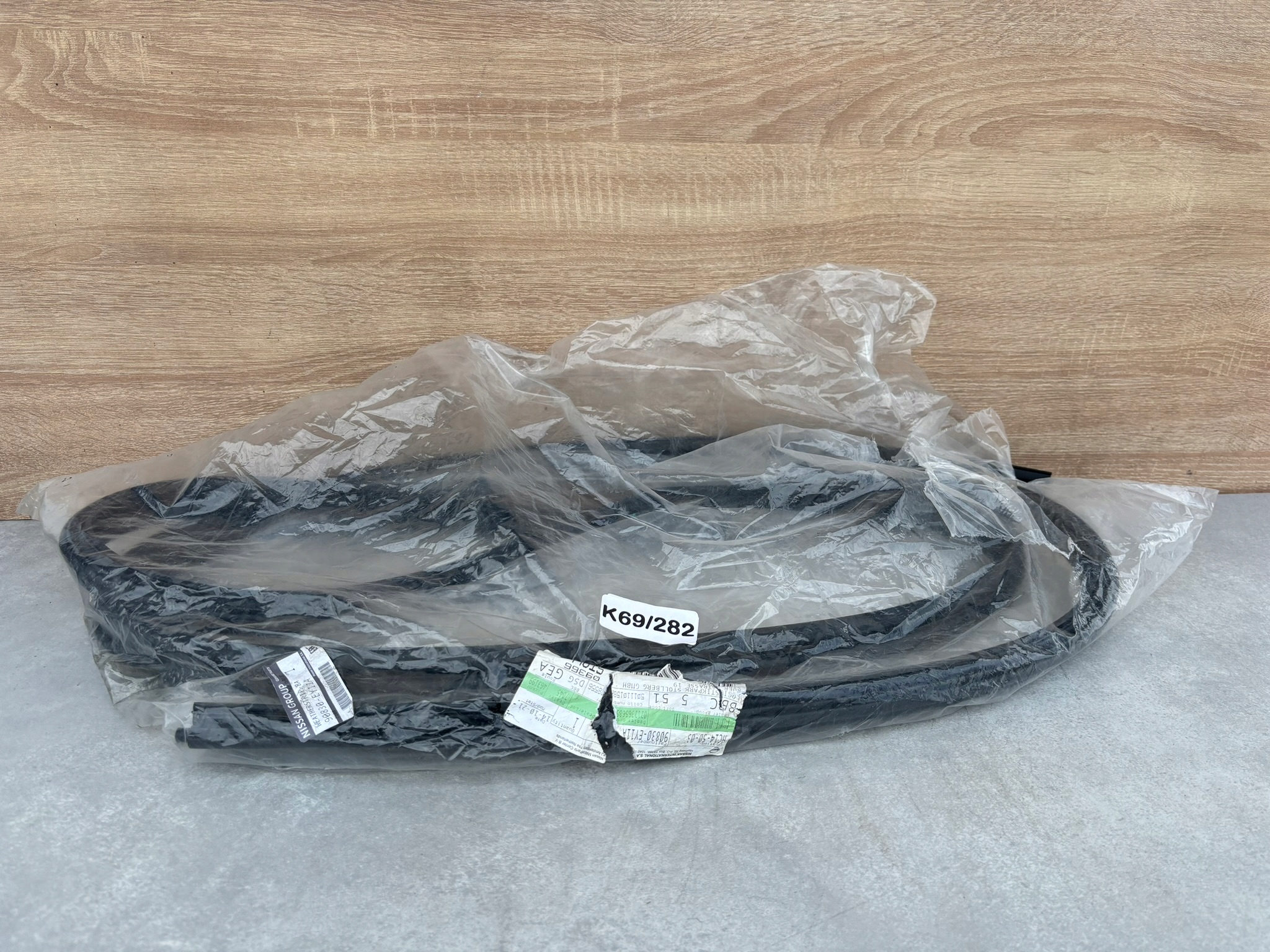 NISSAN QASHQAI +2 USZCZELKA KLAPY BAGAŻNIKA TYŁ 90830-EY11A K69/282