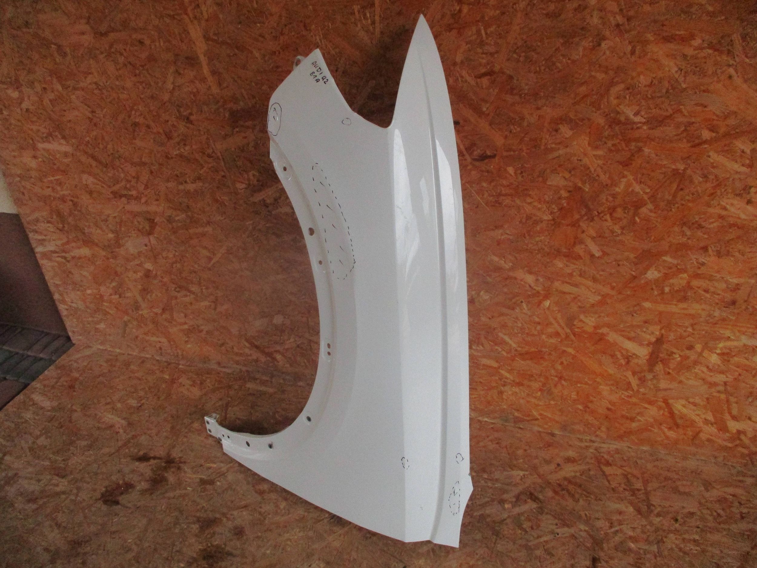 fender front front left AUDI Q2 81A
