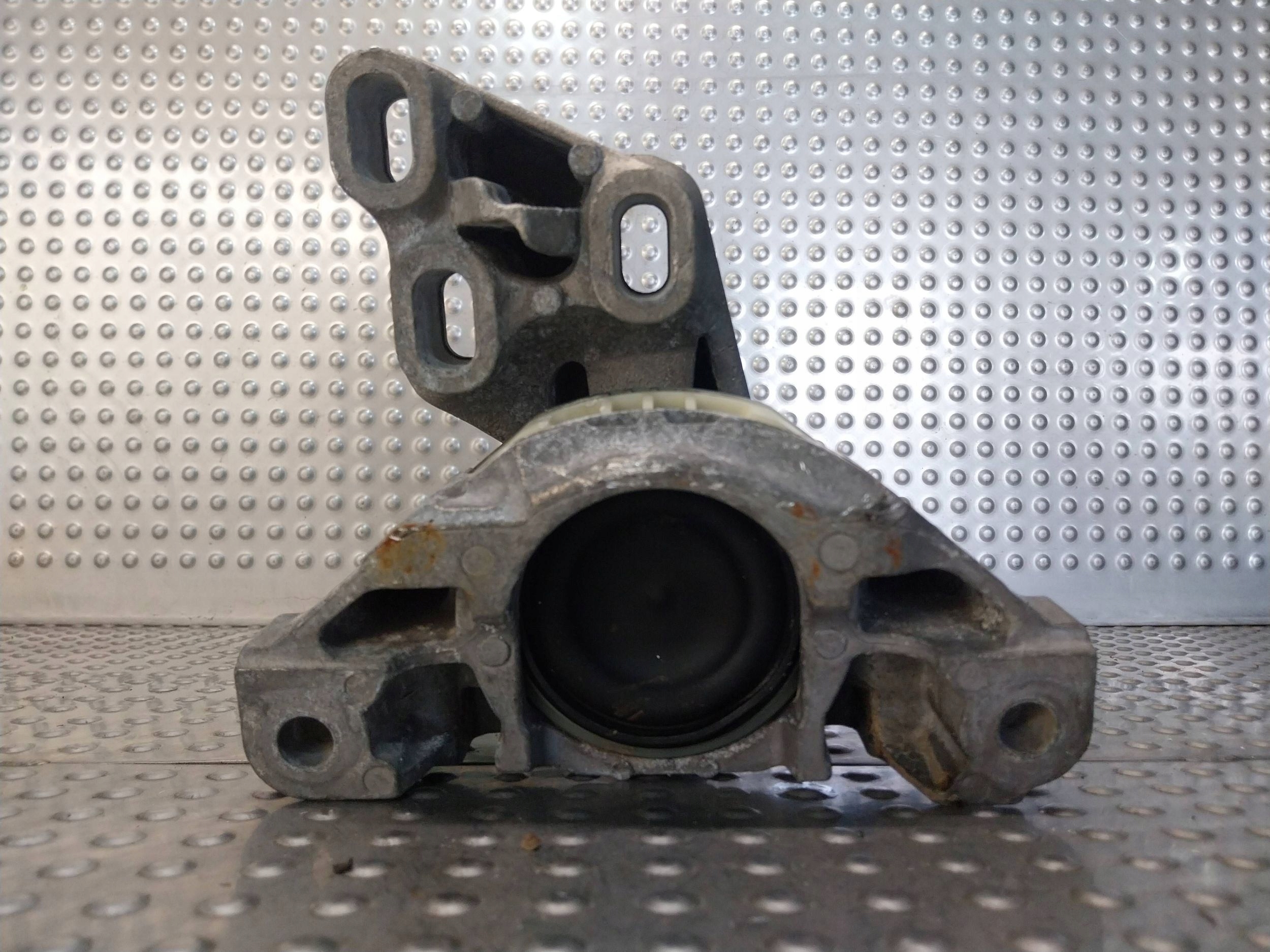 holder engine mount A2462400617 MERCEDES X156 W176 W246 2.0 CDI