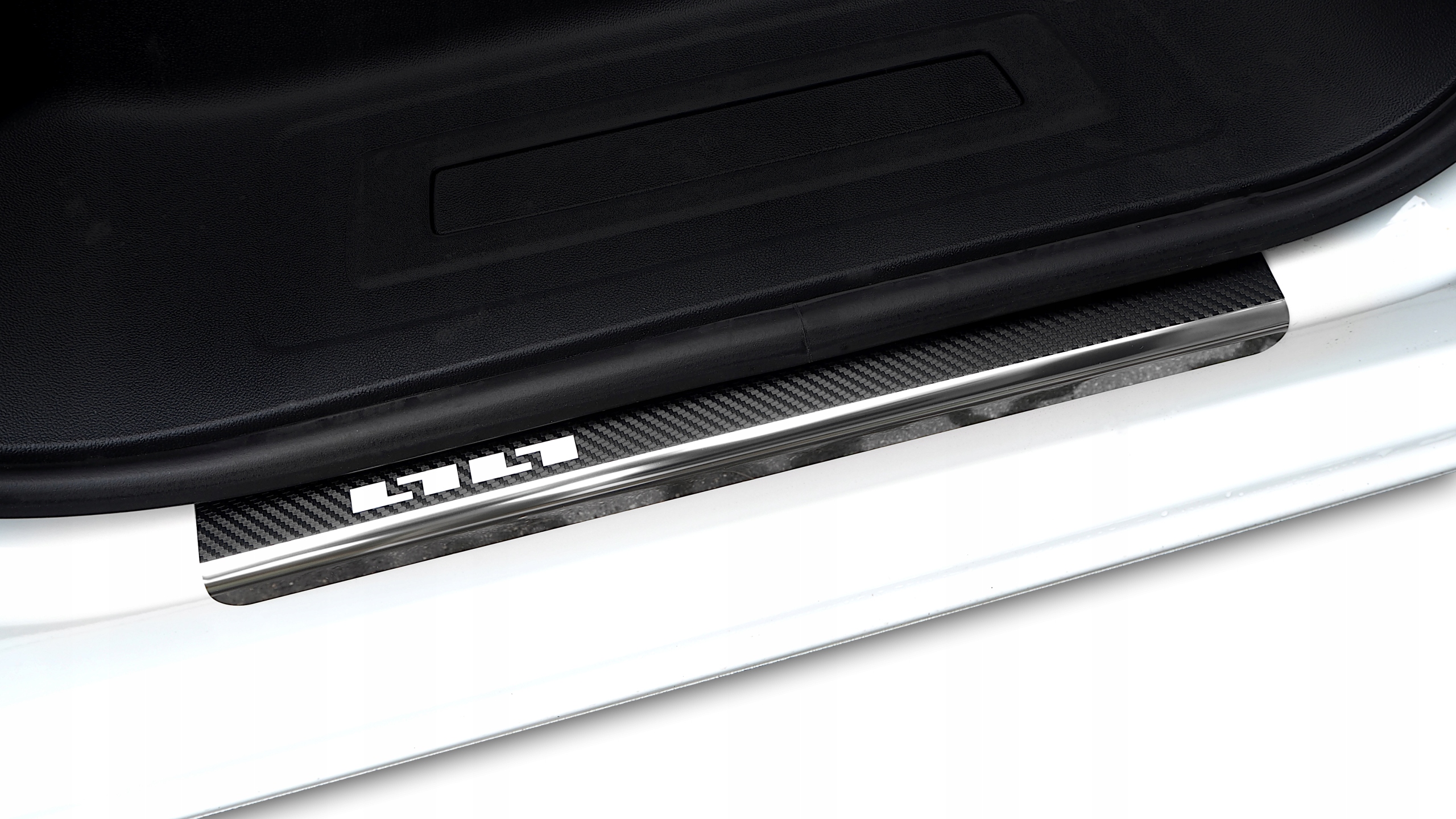 FORD TRANSIT CUSTOM II / TURNEO CUSTOM II 2023- NAKŁADKI LISTWY PROGOWE Producent Alu-frost