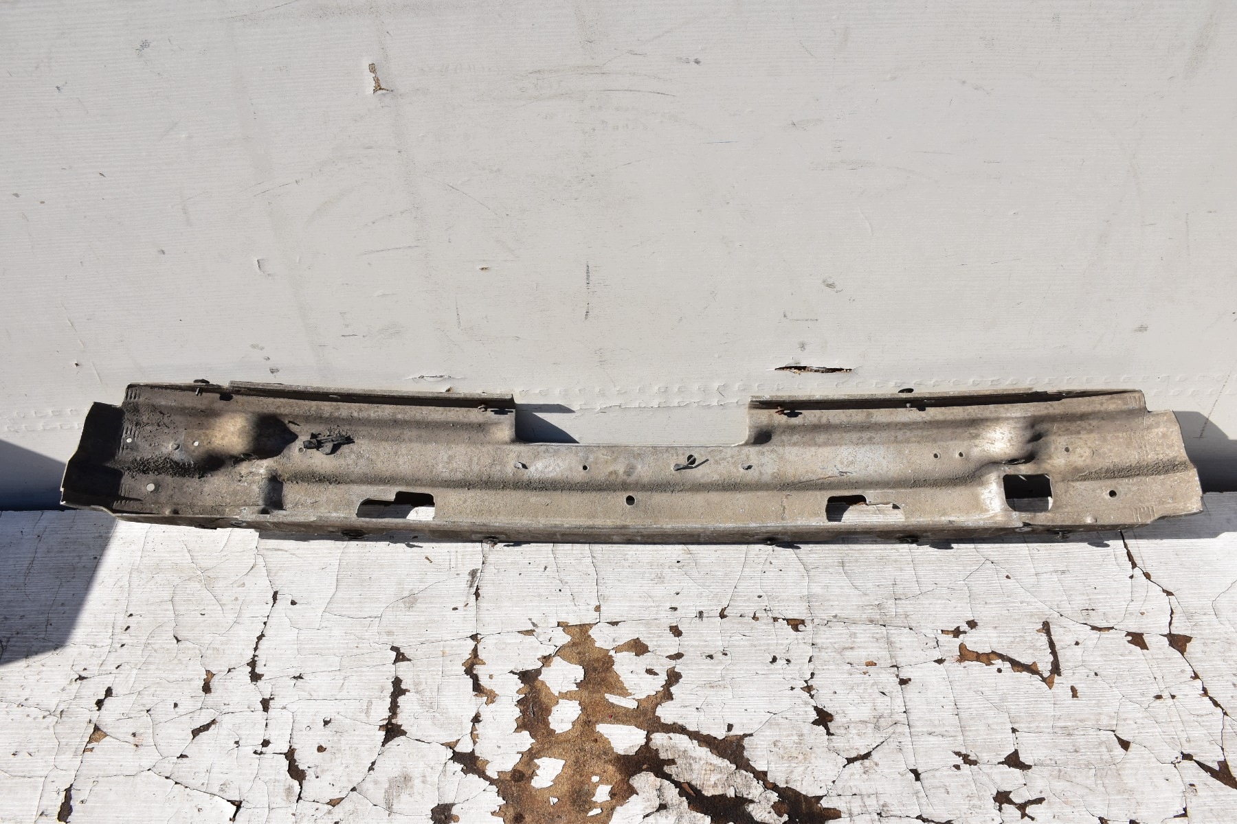 bumper support rear part below towing BMW SERIA 5 E39 2.2 B 1995-2004 KOMBI