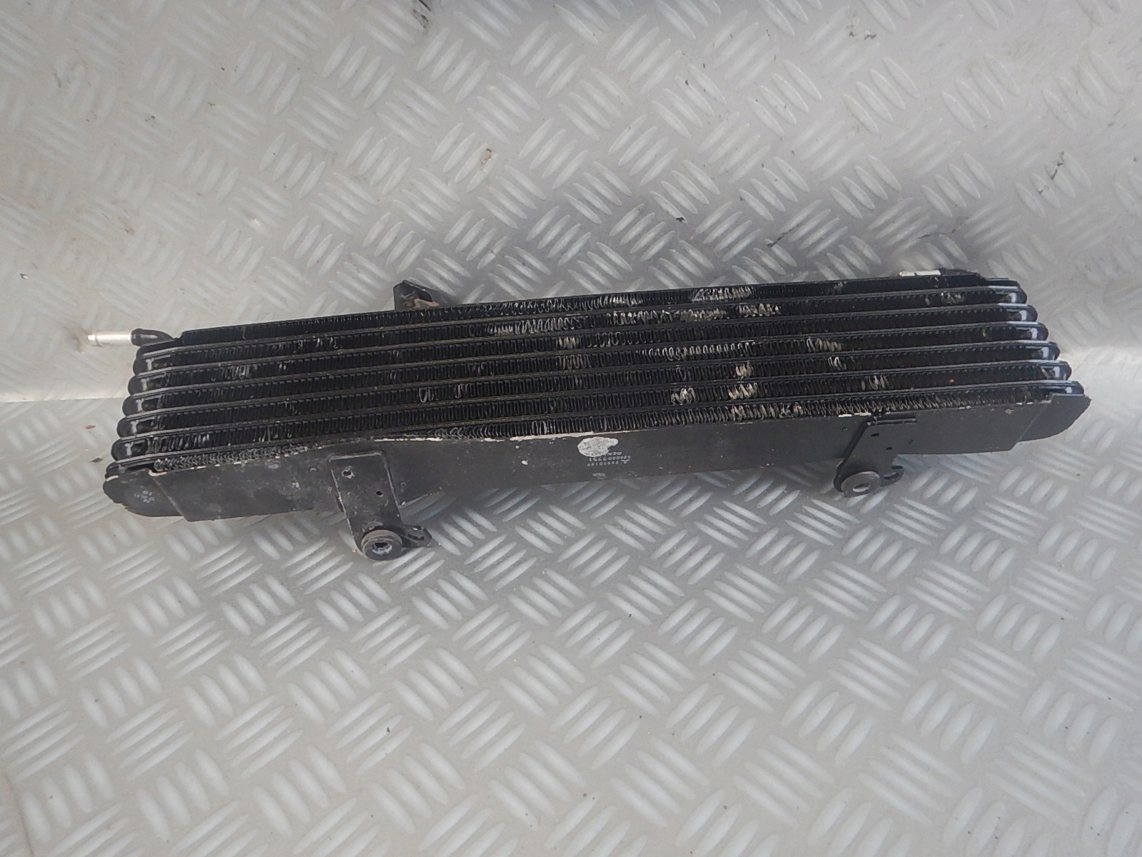 MITSUBISHI OUTLANDER III PHEV LIFT CHŁODNICA OLEJU Numer katalogowy części 9499D1699