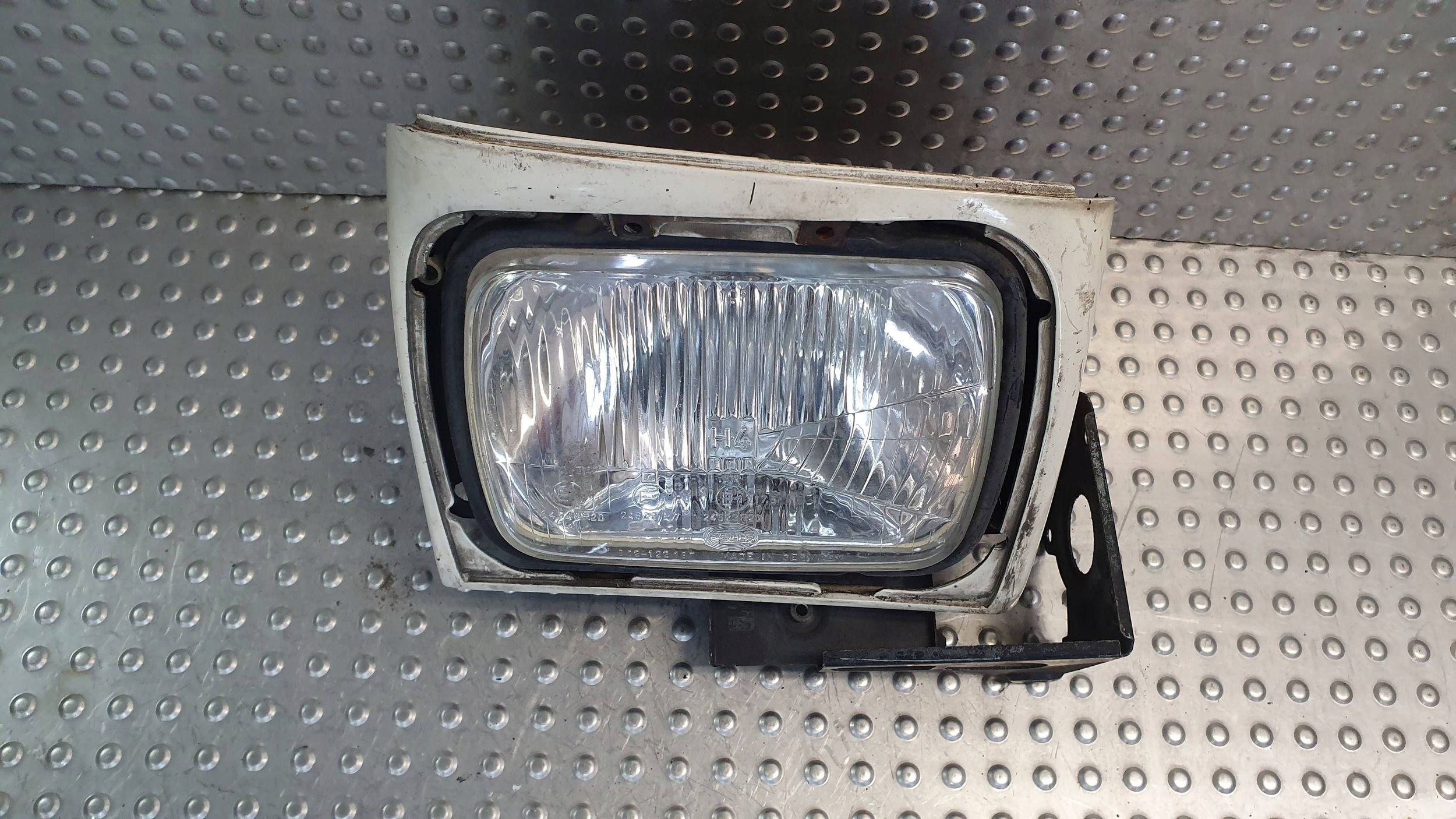 light front left VOLVO 480 86