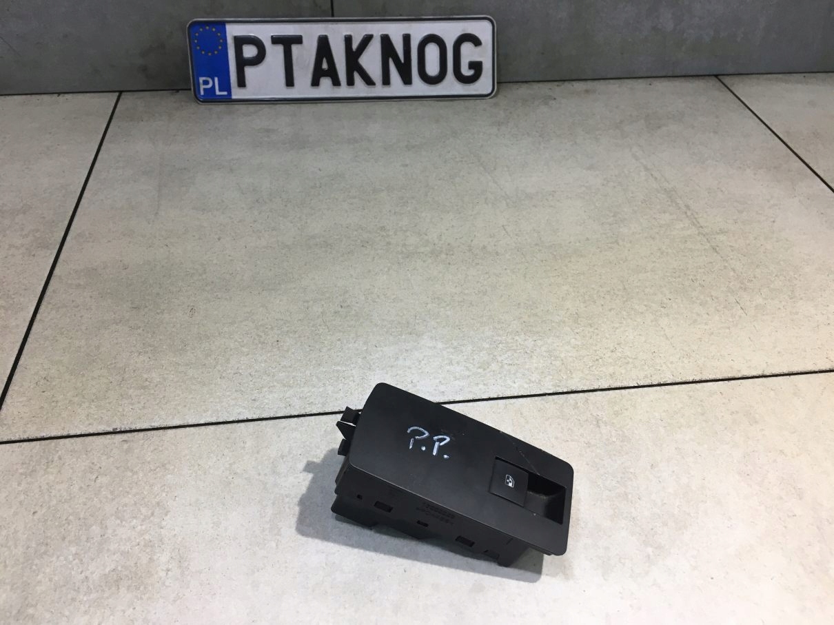 PANEL Okná pravý predok INSIGNIA A 13222229 13301886