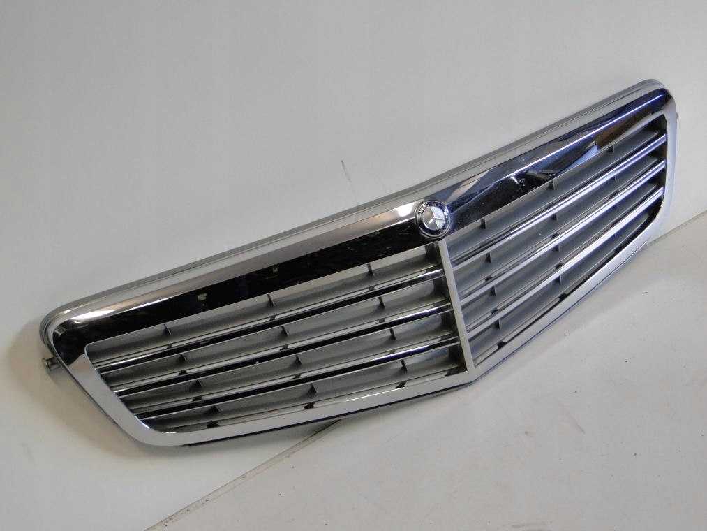 MERCEDES W204 2007-2011 решетка радиатора хром