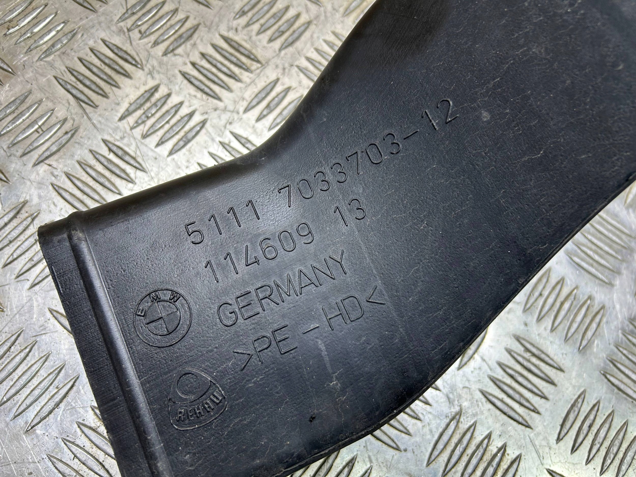 díl rury dolotu vzduchový BMW 5 E60 E61 2004 7033703