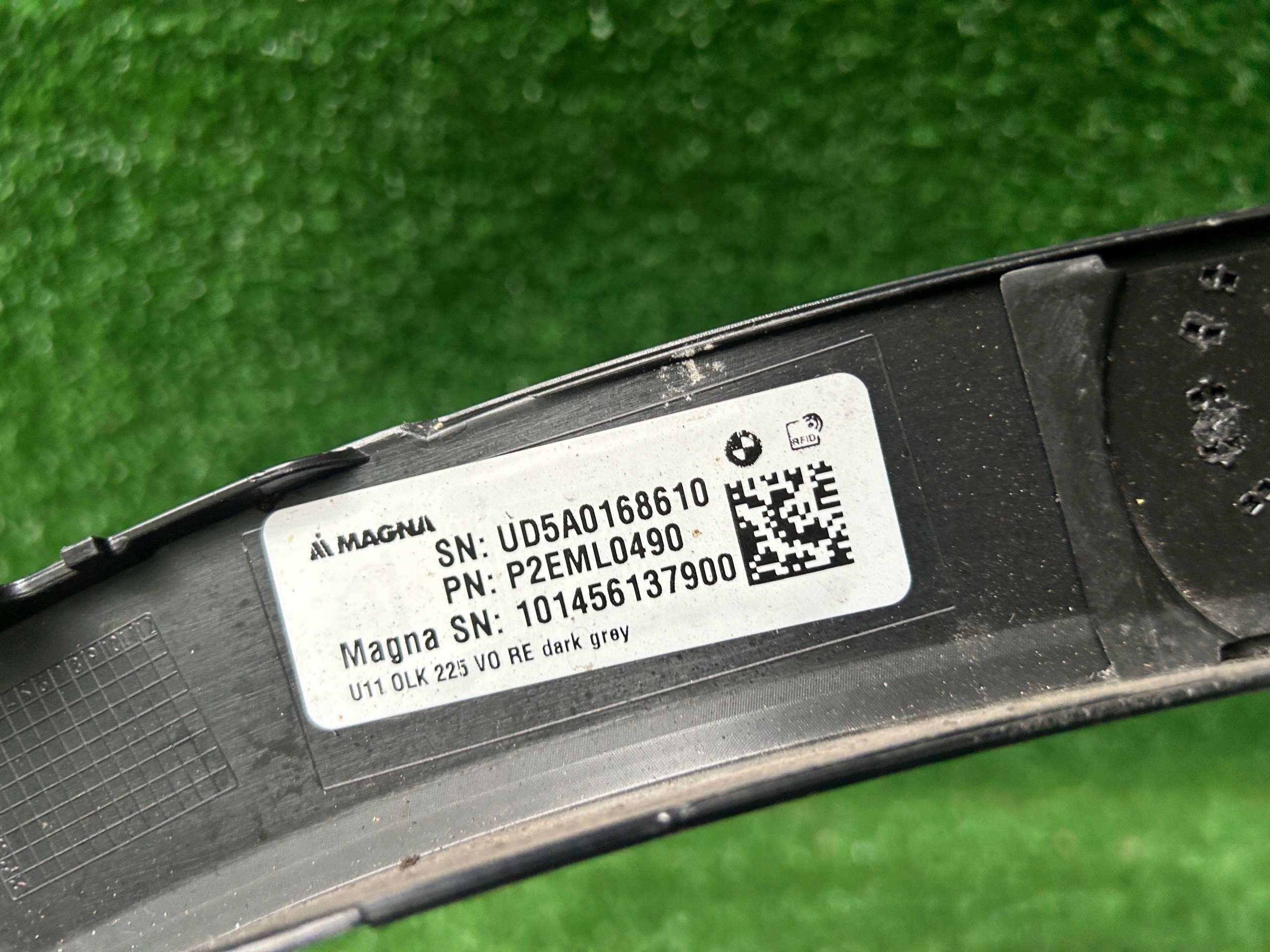 BMW X1 U11 lišta blatníku předek přední 5A01686