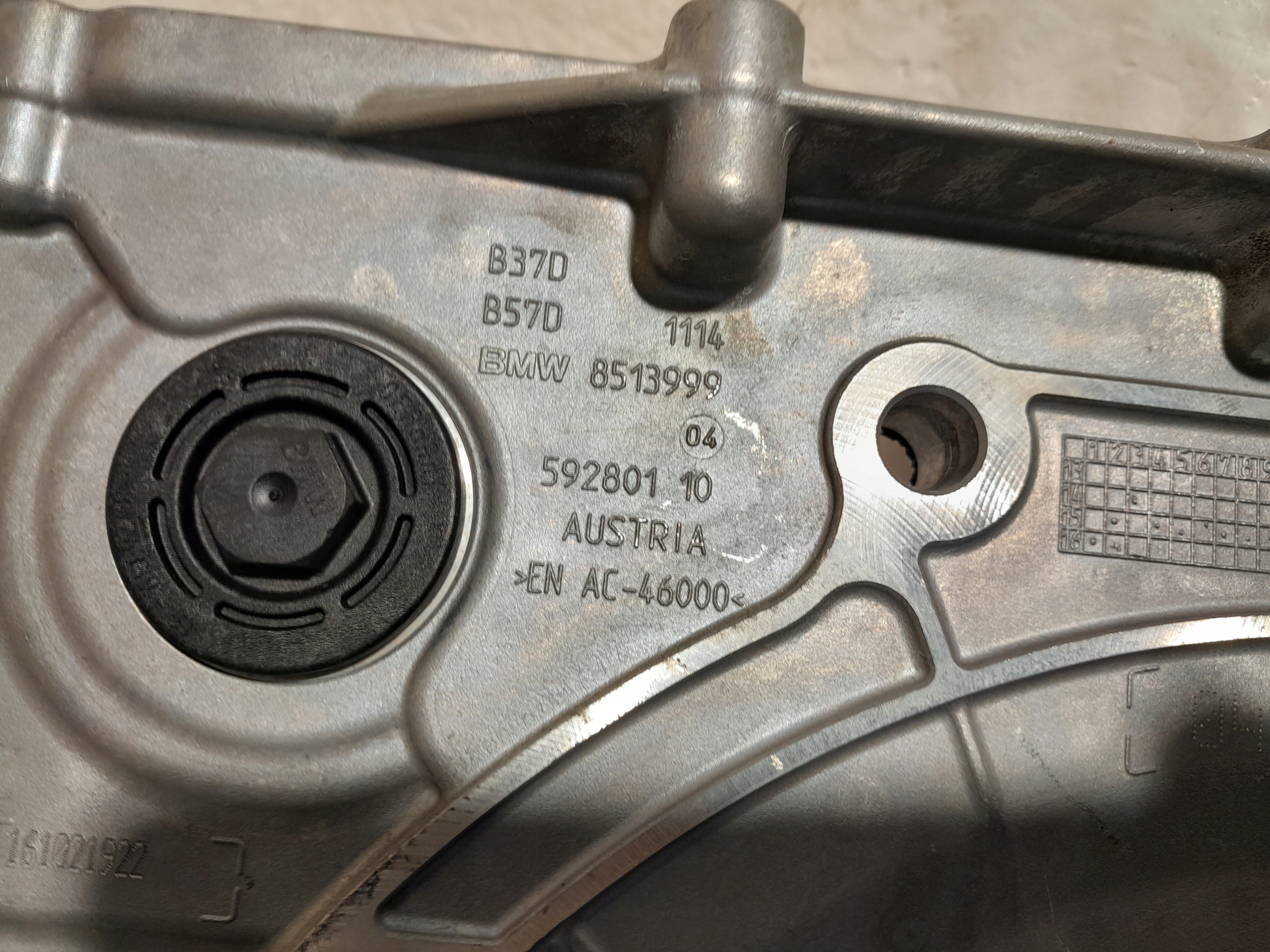 BMW 3.0D B57 Abdeckung Blende Abdeckung des Zahnrads 8513999