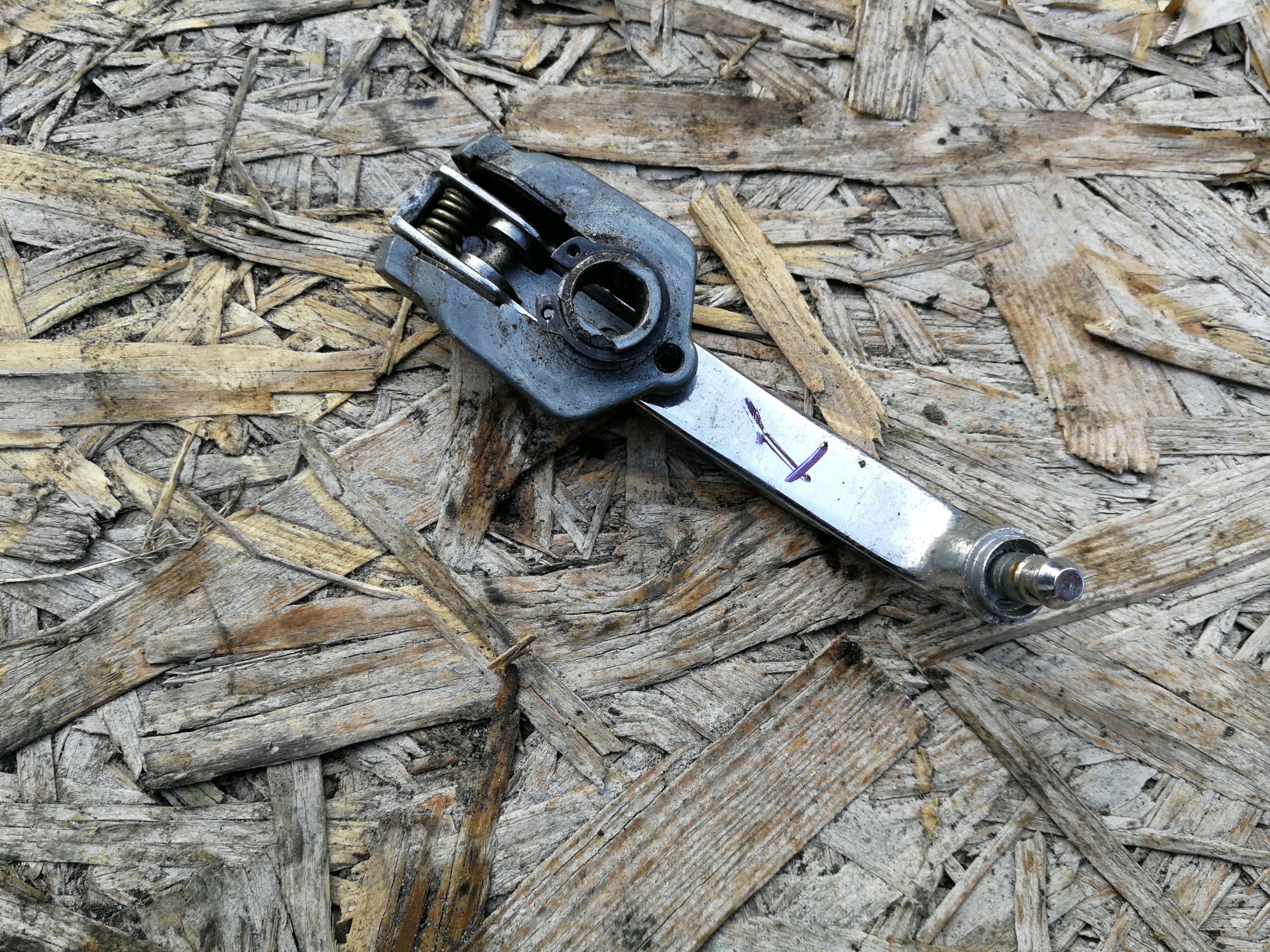 Korbka szyberdachu BMW E30