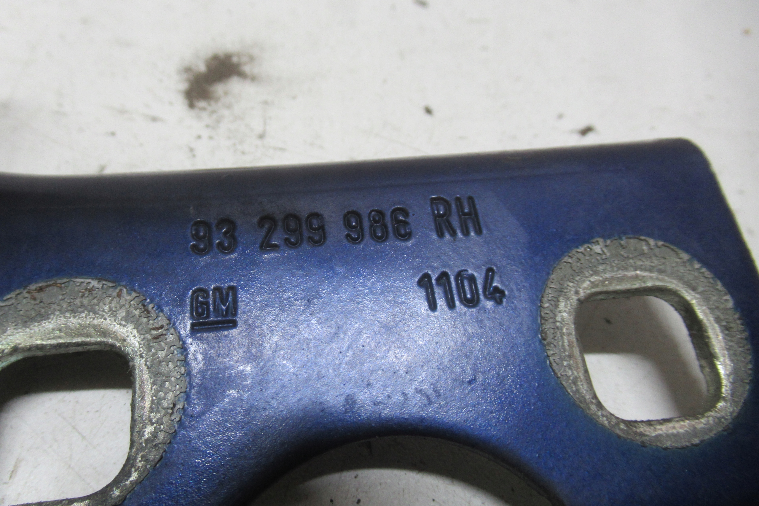 OPEL MERIVA A 1.6 05R hinge bonnets right 93299986