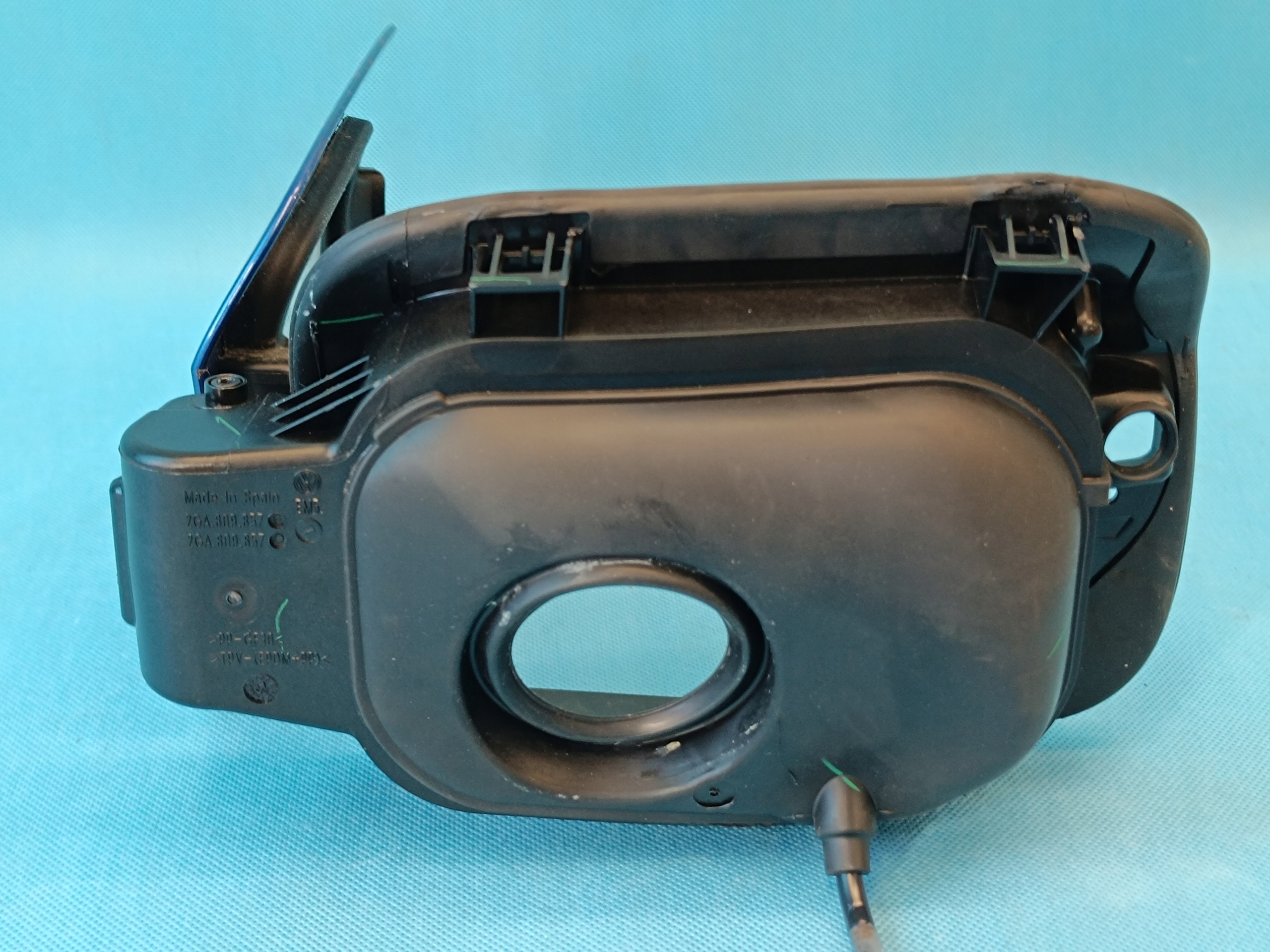 VW T-ROC LIFT 1.5 TSI 110KW 2025 R KLAPKA WLEWU PALIWA 2GA809857D LA5W Typ samochodu 4x4/SUV Samochody osobowe