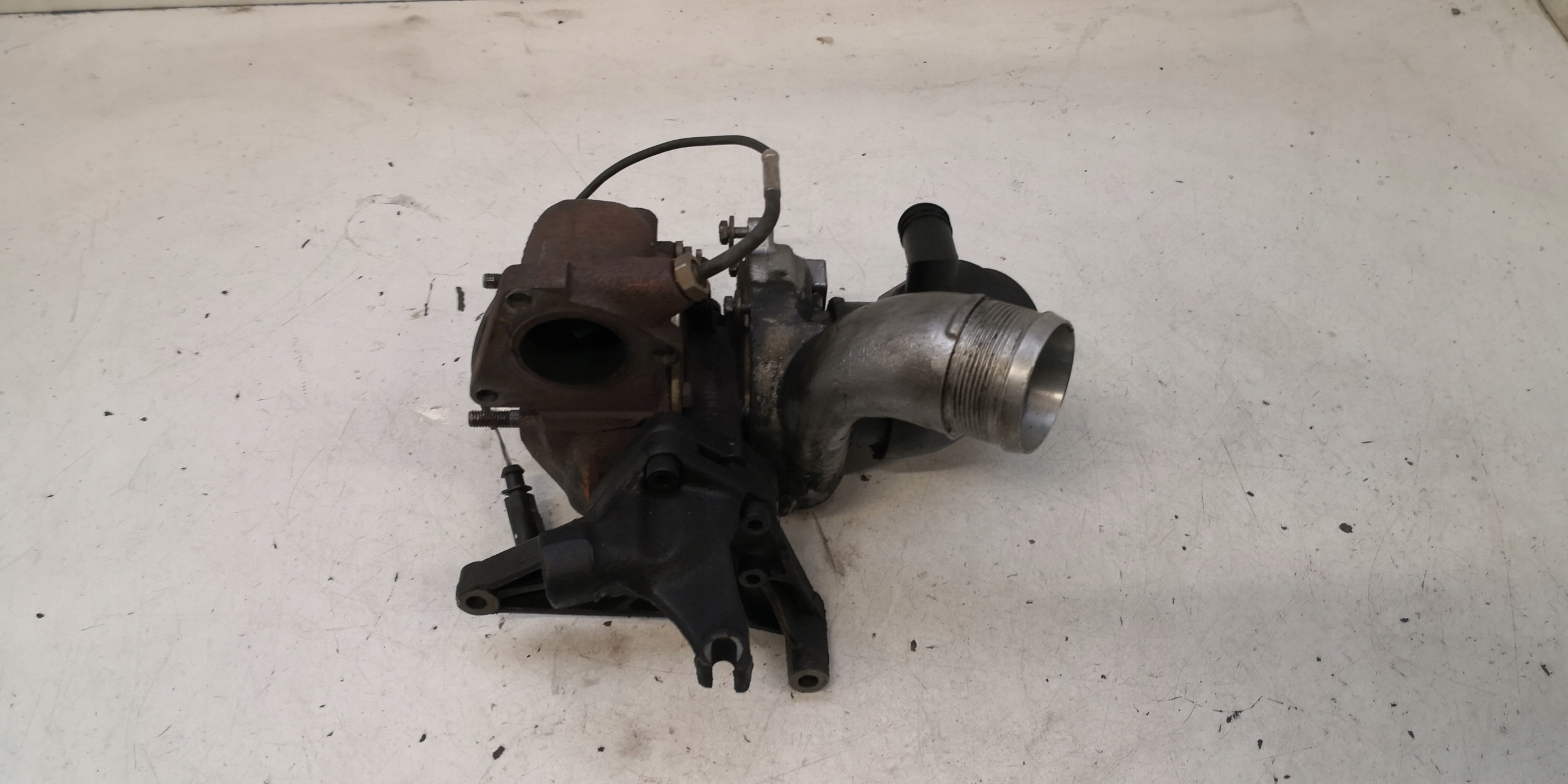 A4 B7 - AUDI A6 C6 3.0 TDI турбокомпресор 059145702s