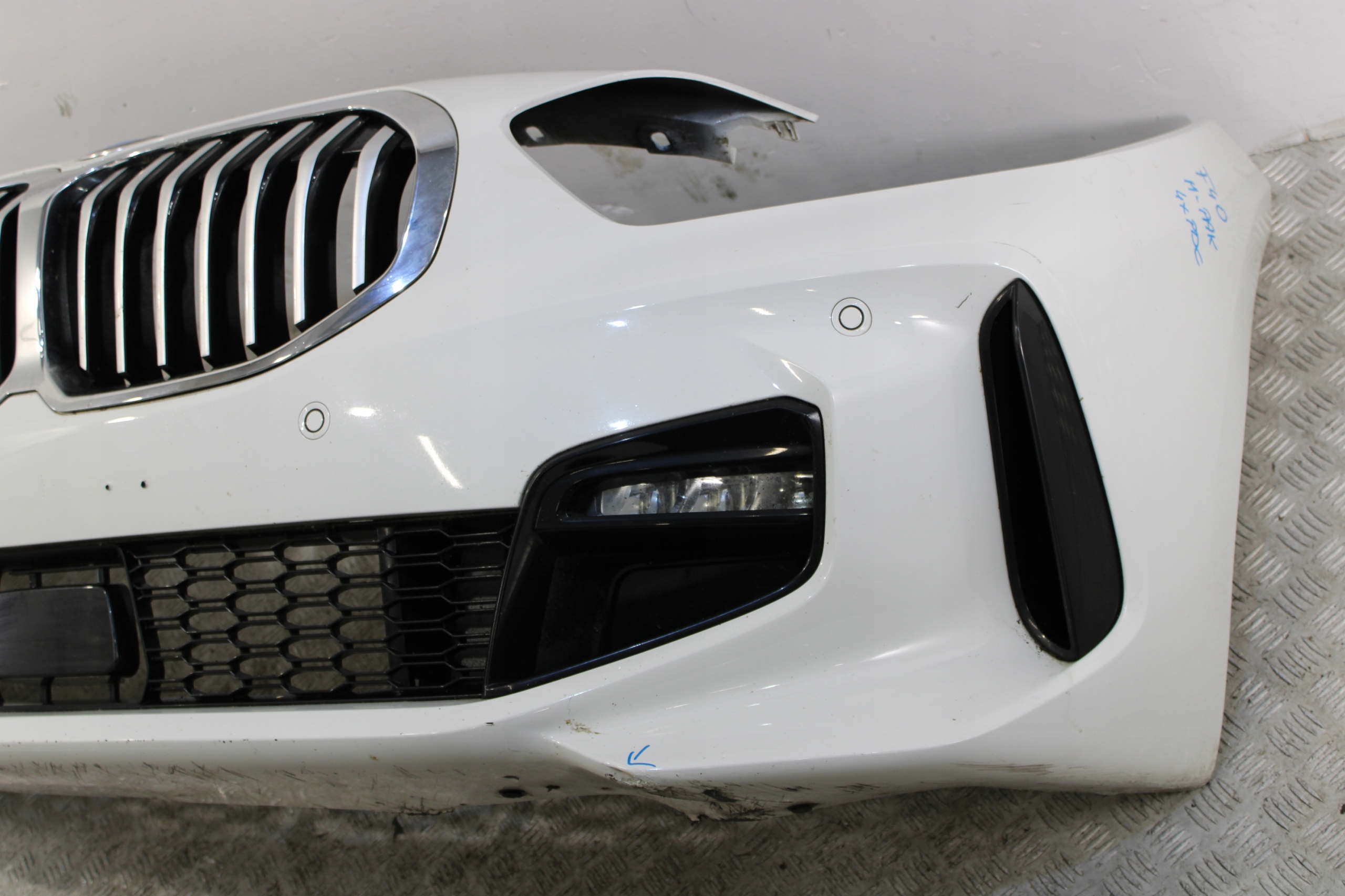 bumper front front complete 4 X PDC BMW 1 F40 m-packet