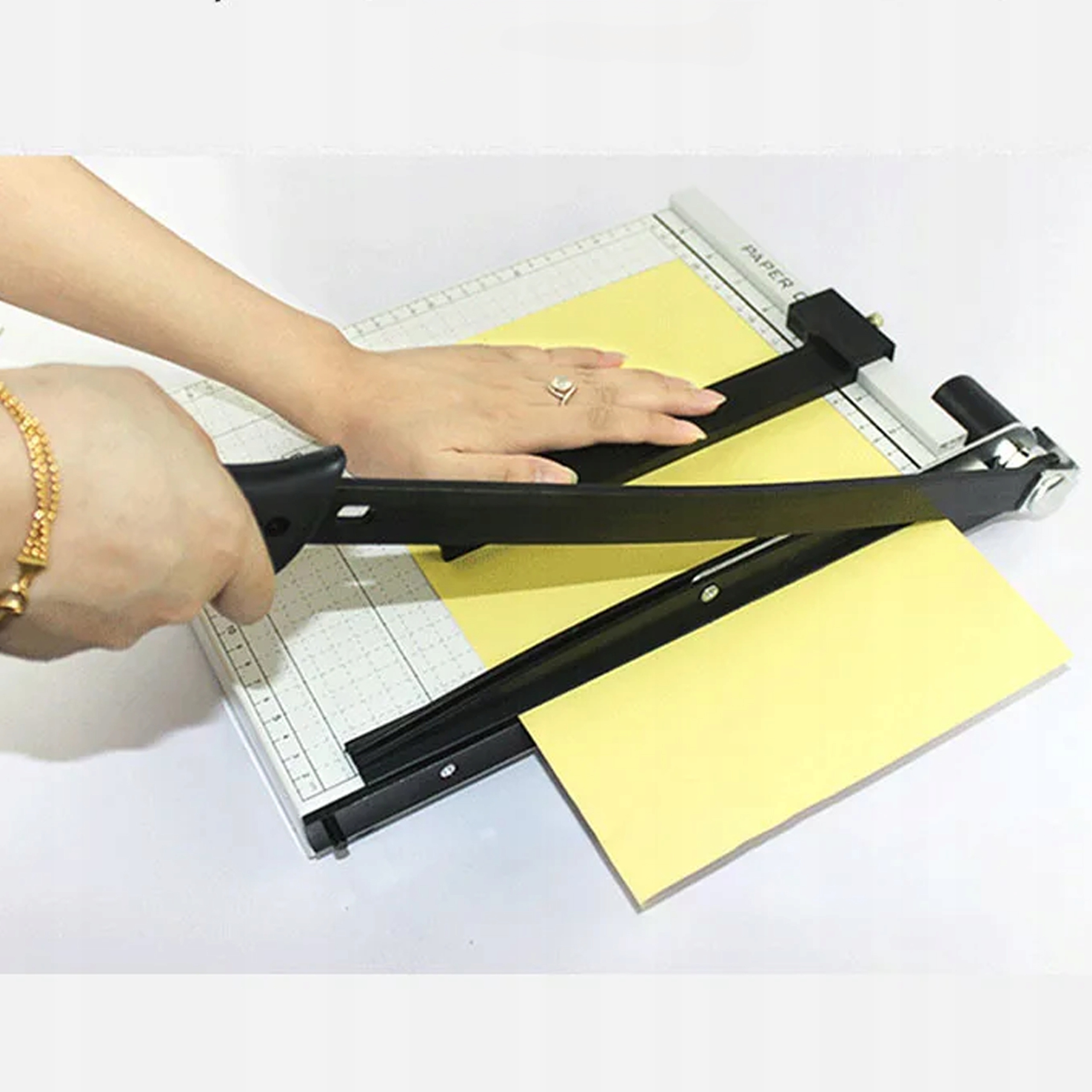 Gilotyna Do Papieru A4 Trymer Obcinarka Metalowa Ręczna Biurowa Stan opakowania oryginalne