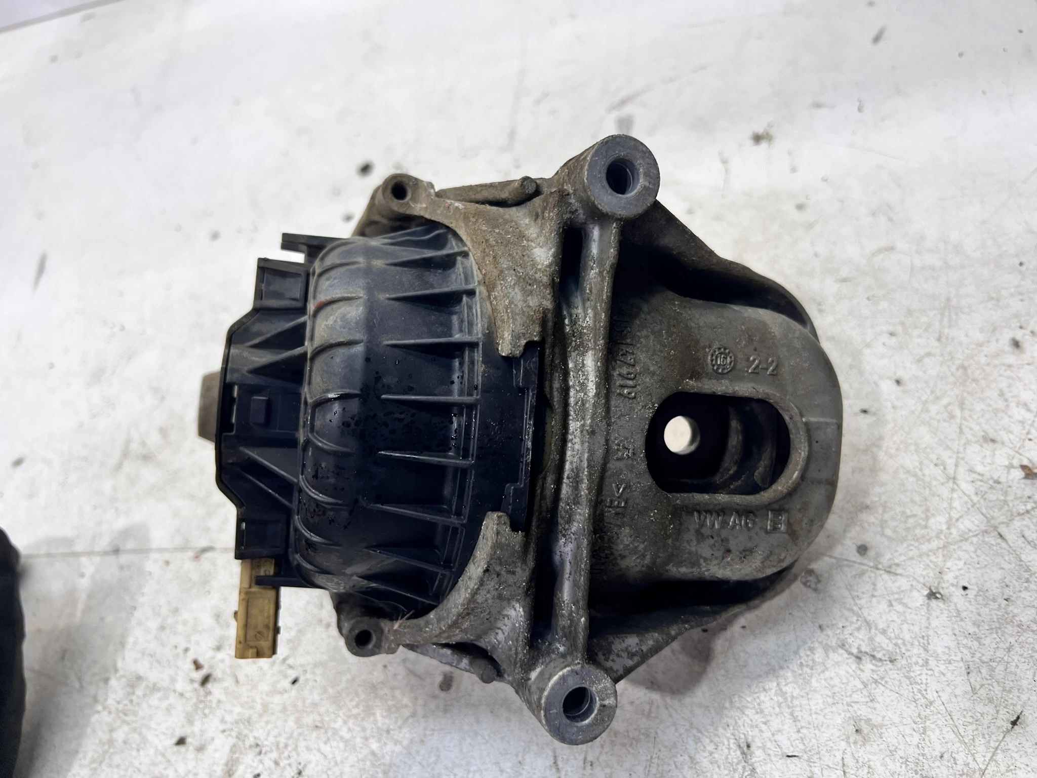 LOZE engine mount right AUDI A4 B9 A5 Q7 4M0199372FF