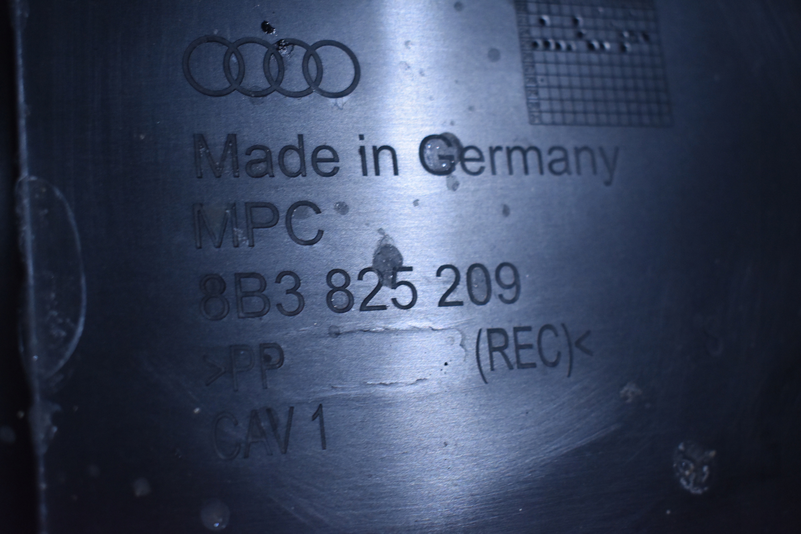 IDEALNA cover chassis AUDI A5 B10 1