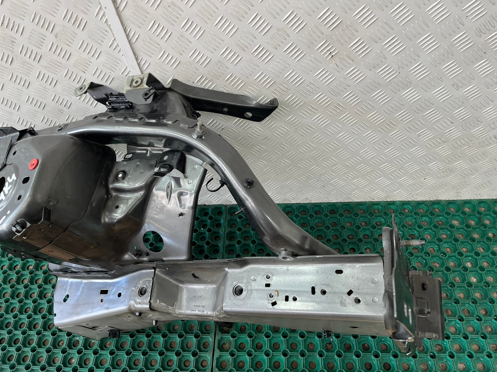 FORD FOCUS MK4 18-22 quarter left FARTUCH placement NOSEK front OE