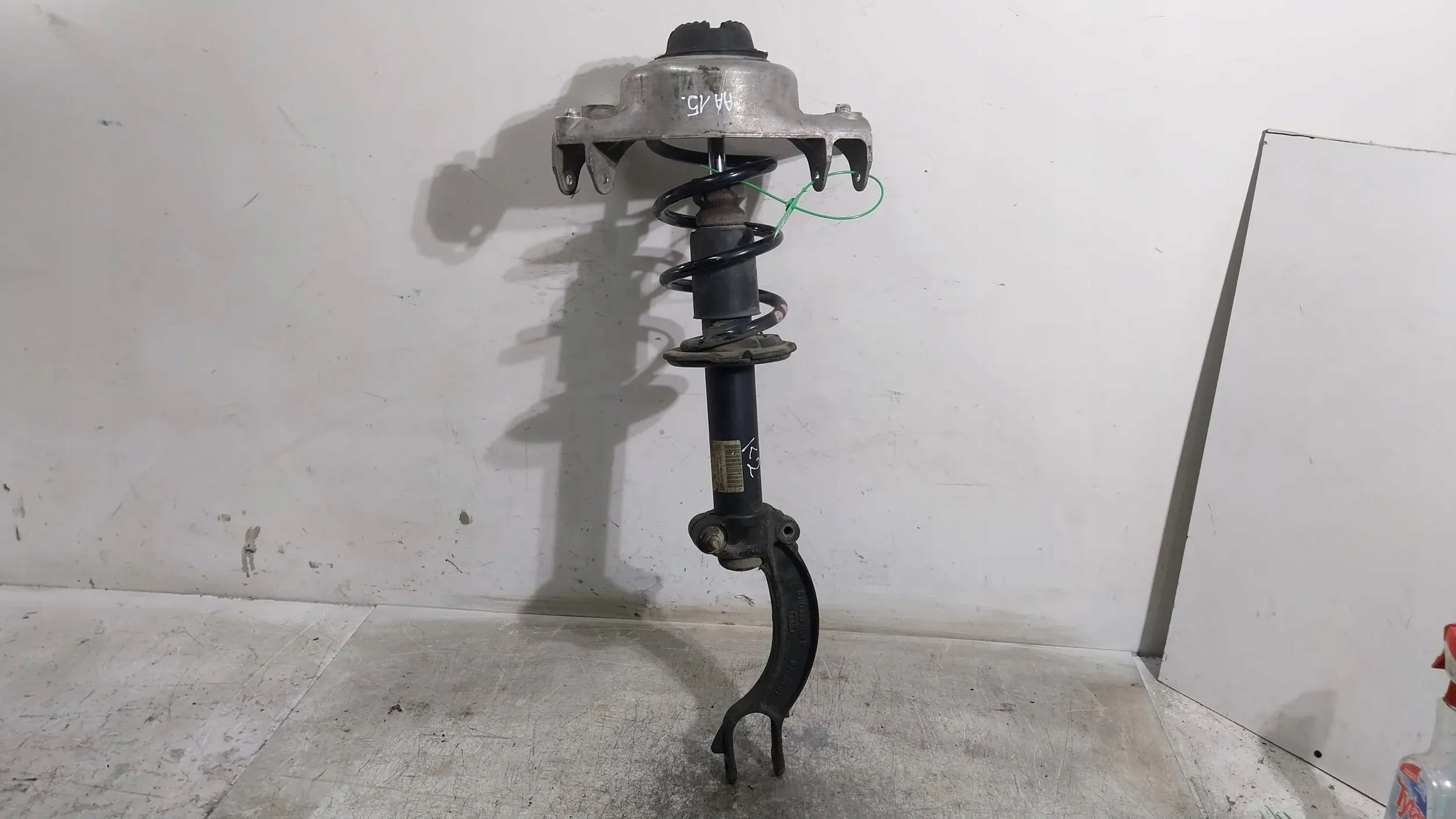 shock absorber front left 8K0413031AF AUDI A4 B8 3.0 TDI