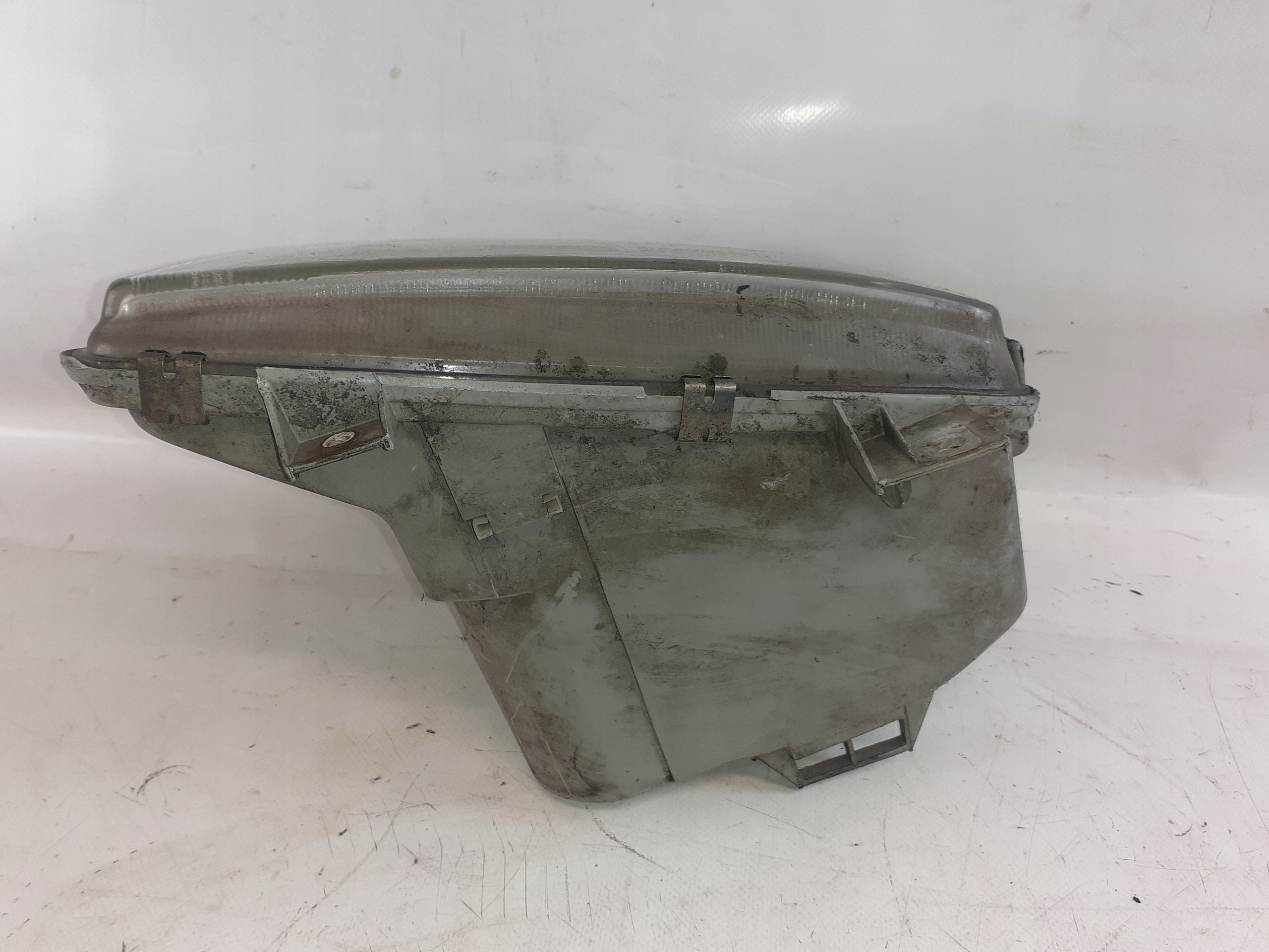 light left DO MERCEDES VITO and