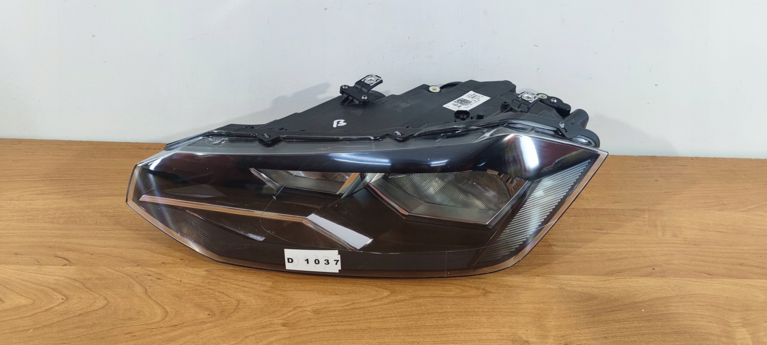 VW POLO 2G left light front REFLEKTOR 16-21 ROK